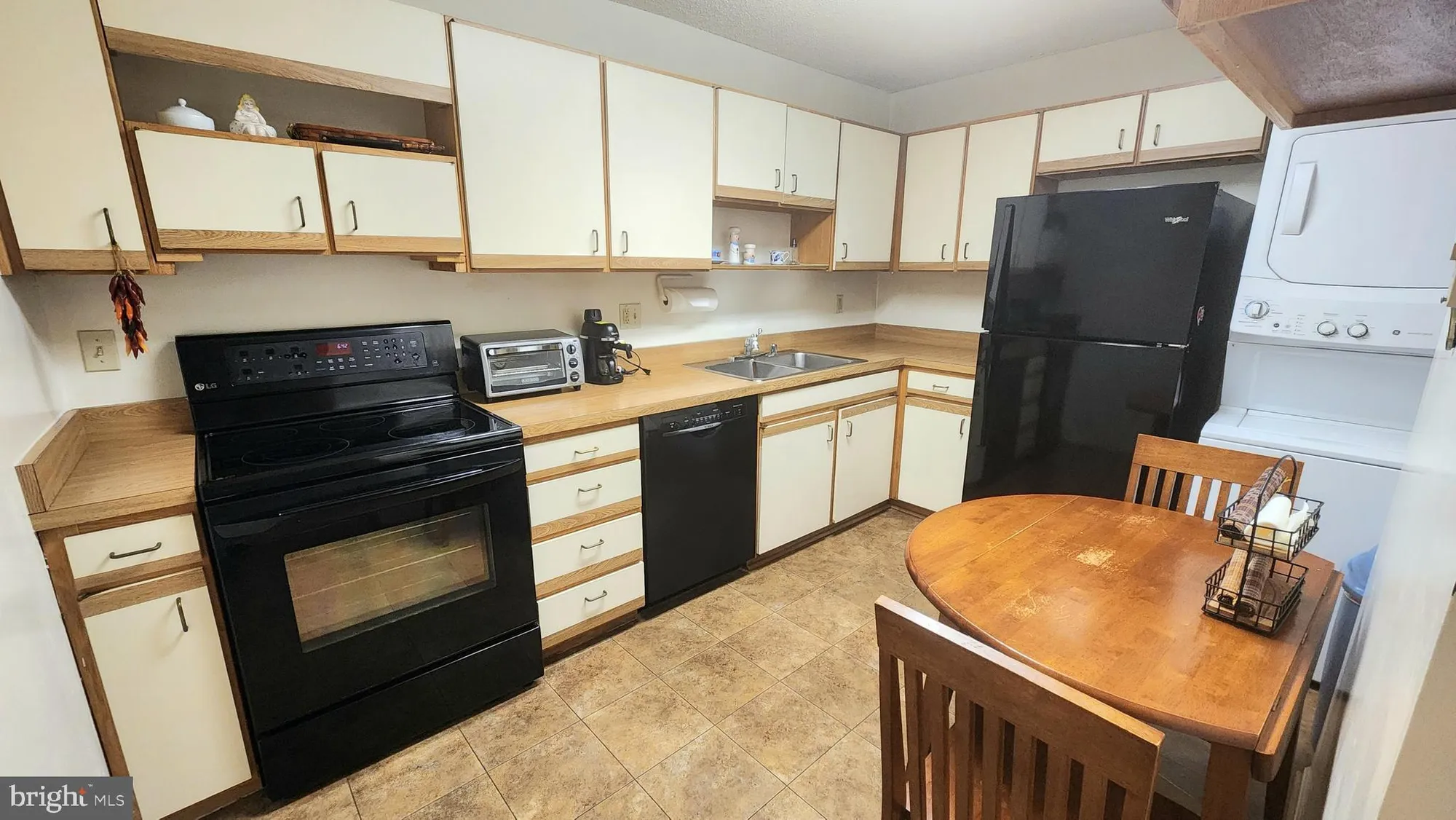 Property Slideshow image 4 of 37 | 15101 interlachen dr 1-315, Silver Spring, MD, 20906
