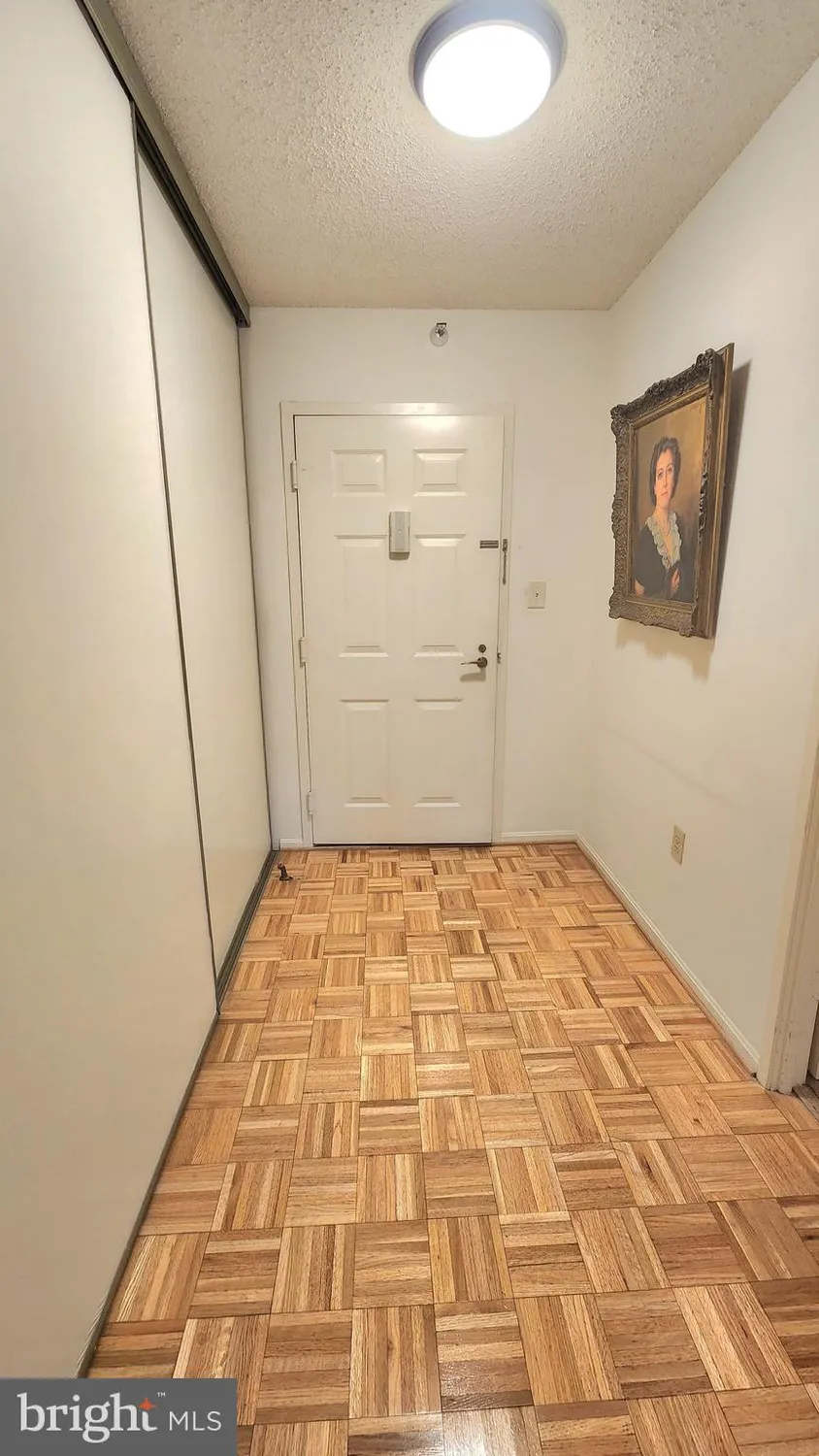 Property Slideshow image 20 of 37 | 15101 interlachen dr 1-315, Silver Spring, MD, 20906