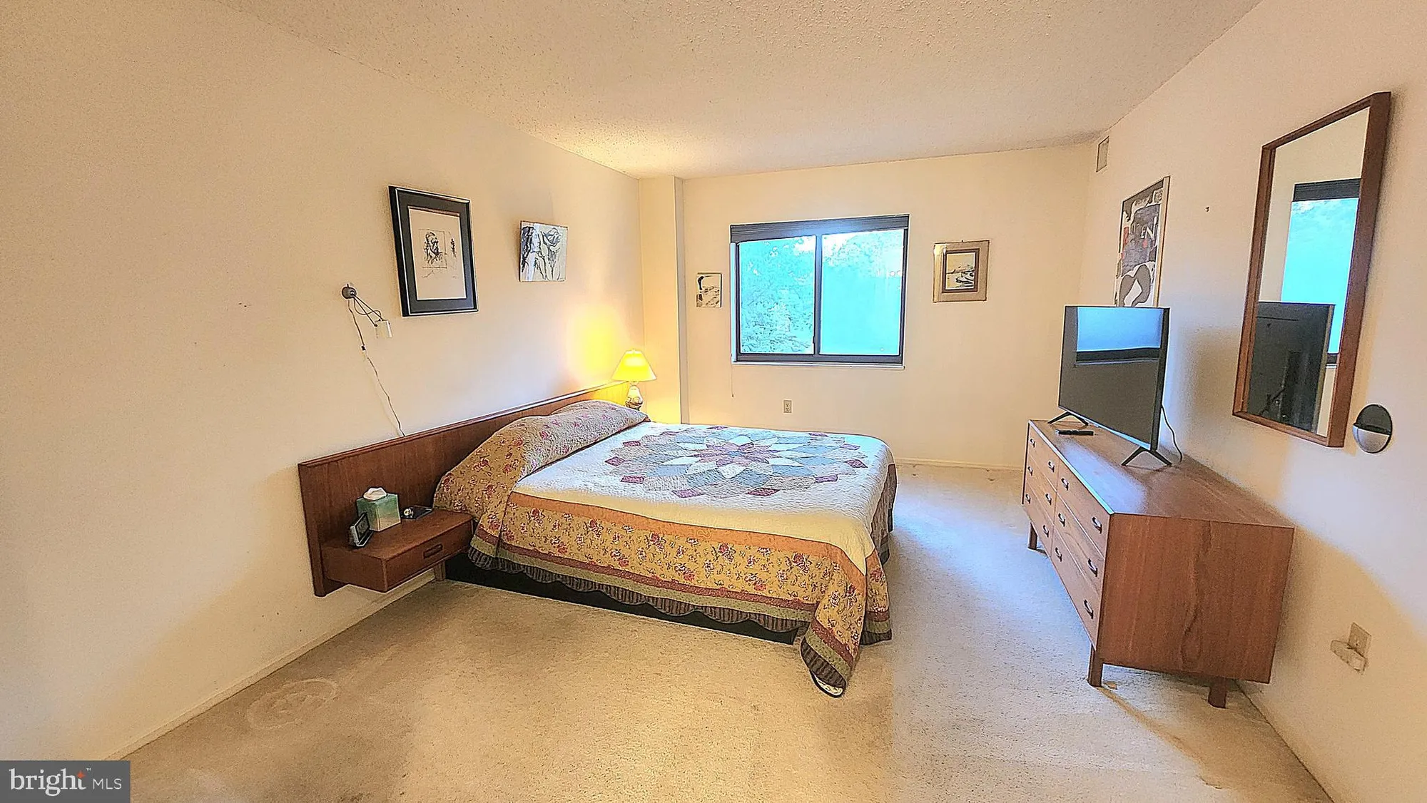 Property Slideshow image 7 of 37 | 15101 interlachen dr 1-315, Silver Spring, MD, 20906