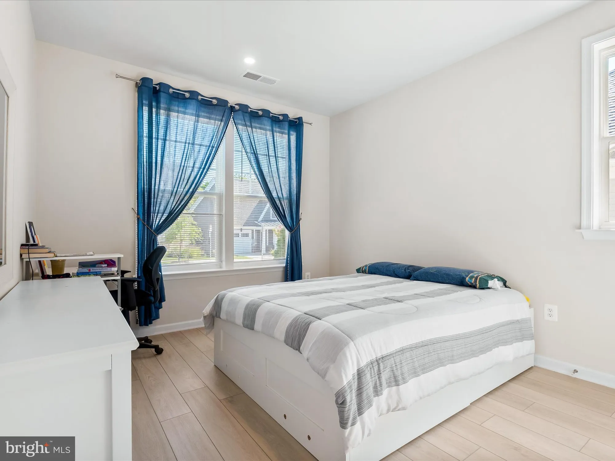 Property Slideshow image 17 of 45 | 13444 petrel st, Clarksburg, MD, 20871