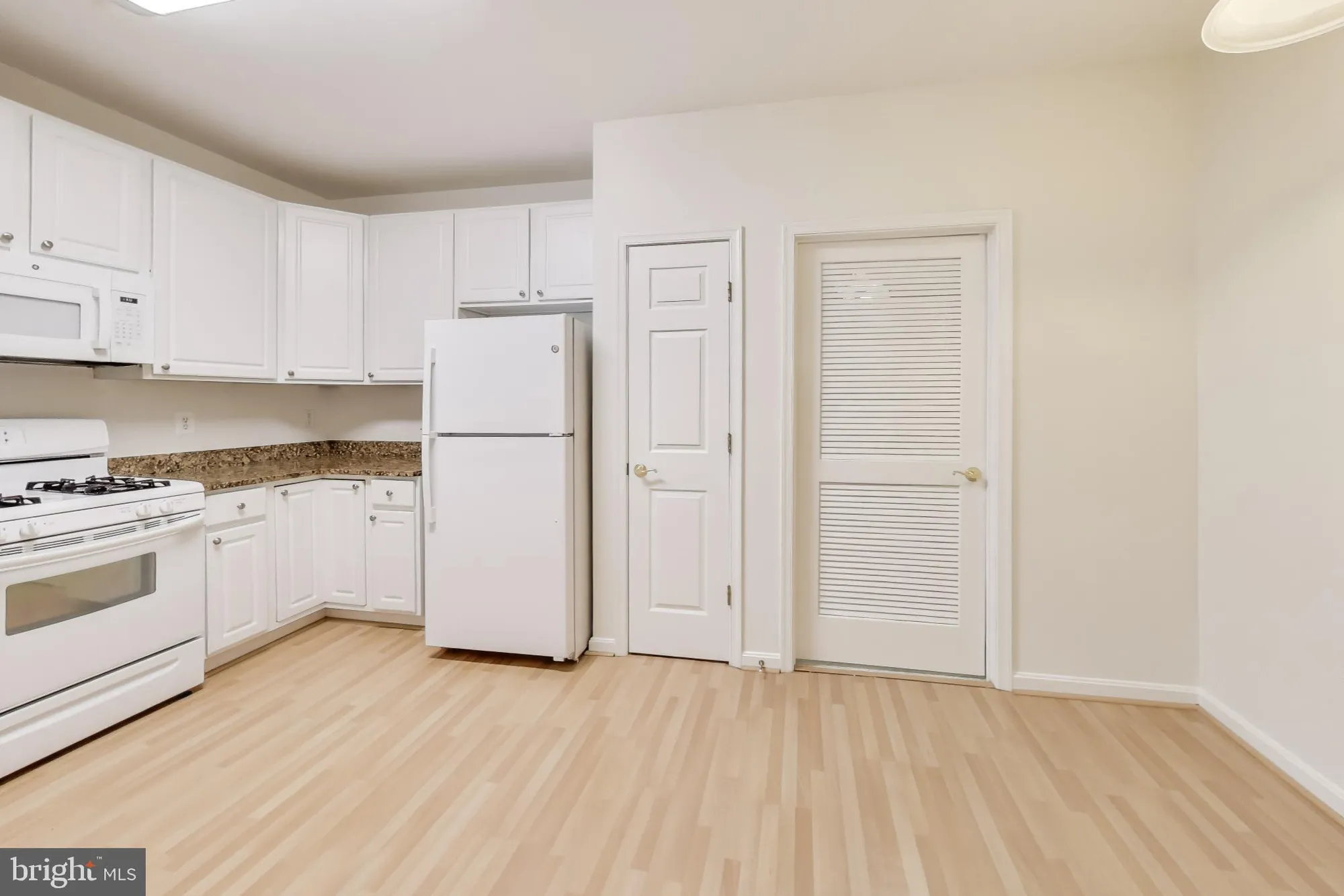 Property Slideshow image 13 of 41 | 13801 belle chasse blvd 212, Laurel, MD, 20707