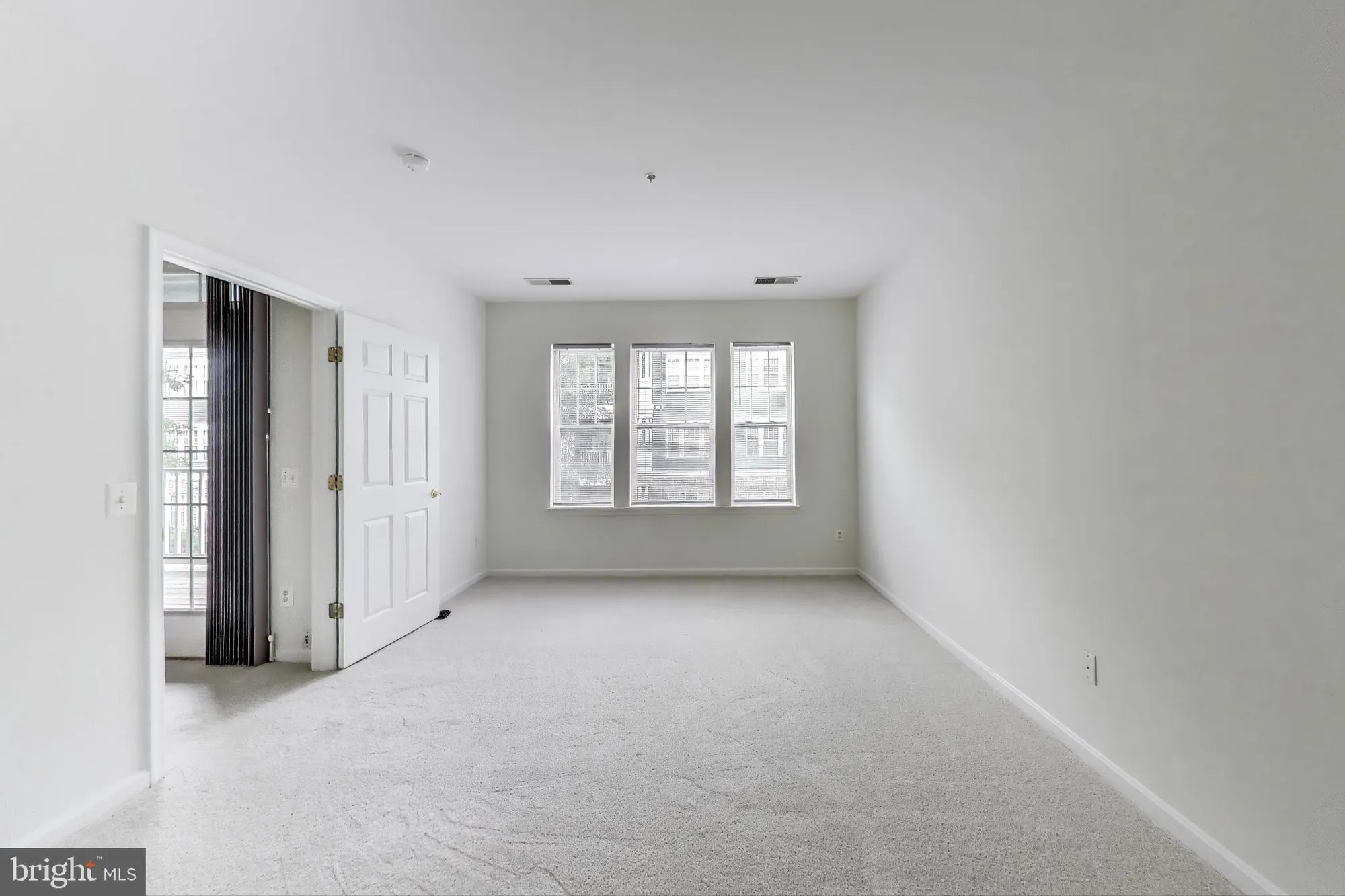 Property Slideshow image 16 of 41 | 13801 belle chasse blvd 212, Laurel, MD, 20707