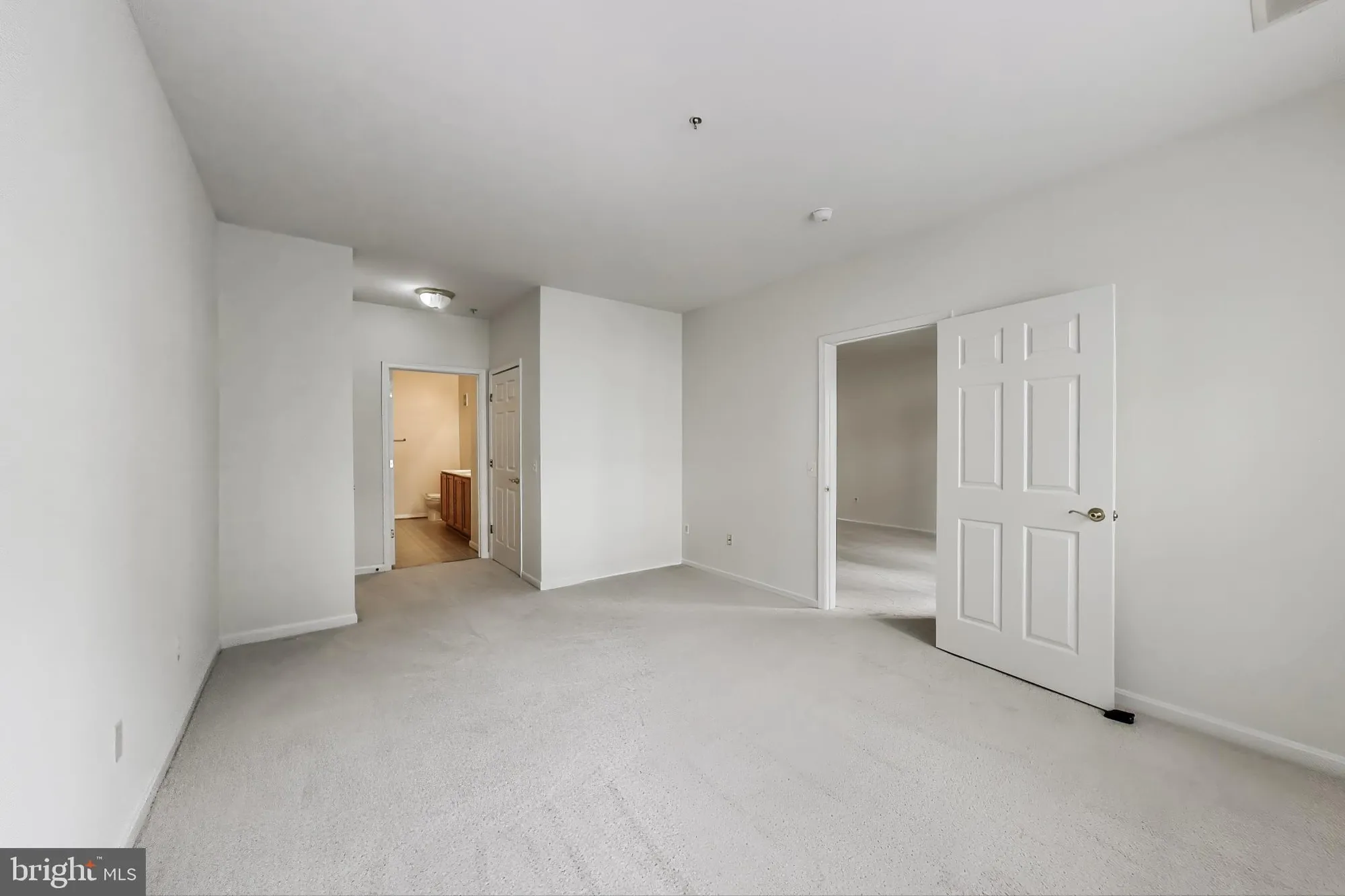 Property Slideshow image 18 of 41 | 13801 belle chasse blvd 212, Laurel, MD, 20707