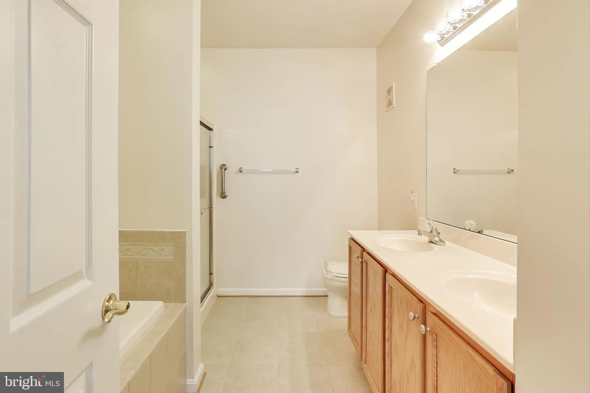 Property Slideshow image 19 of 41 | 13801 belle chasse blvd 212, Laurel, MD, 20707