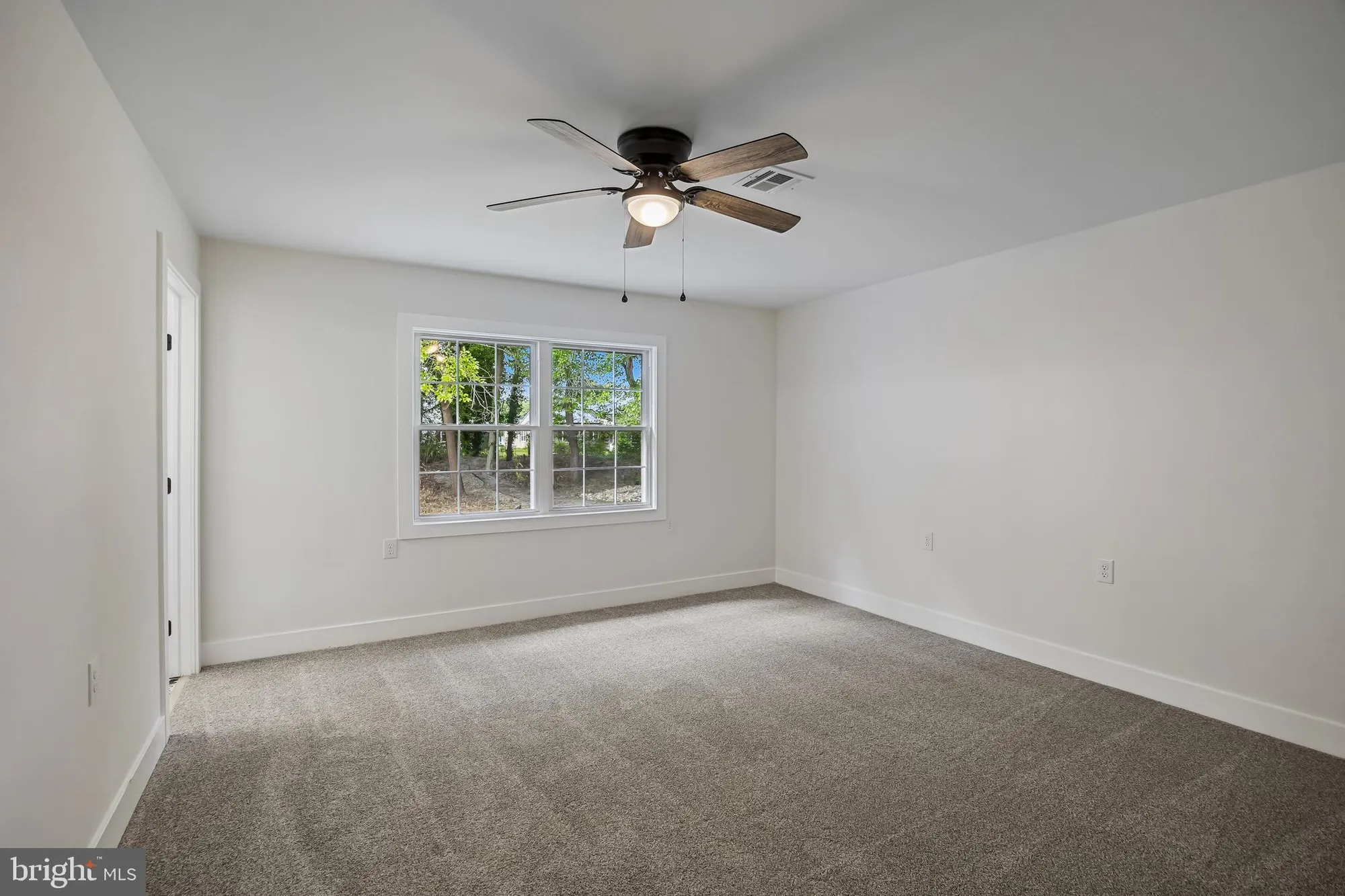 Property Slideshow image 12 of 20 | 55 sheffield pl, Southampton, NJ, 08088