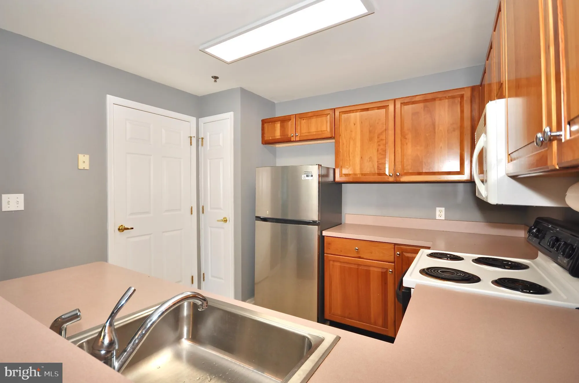 Property Slideshow image 13 of 39 | 42 w college ave apt 324, Yardley, PA, 19067