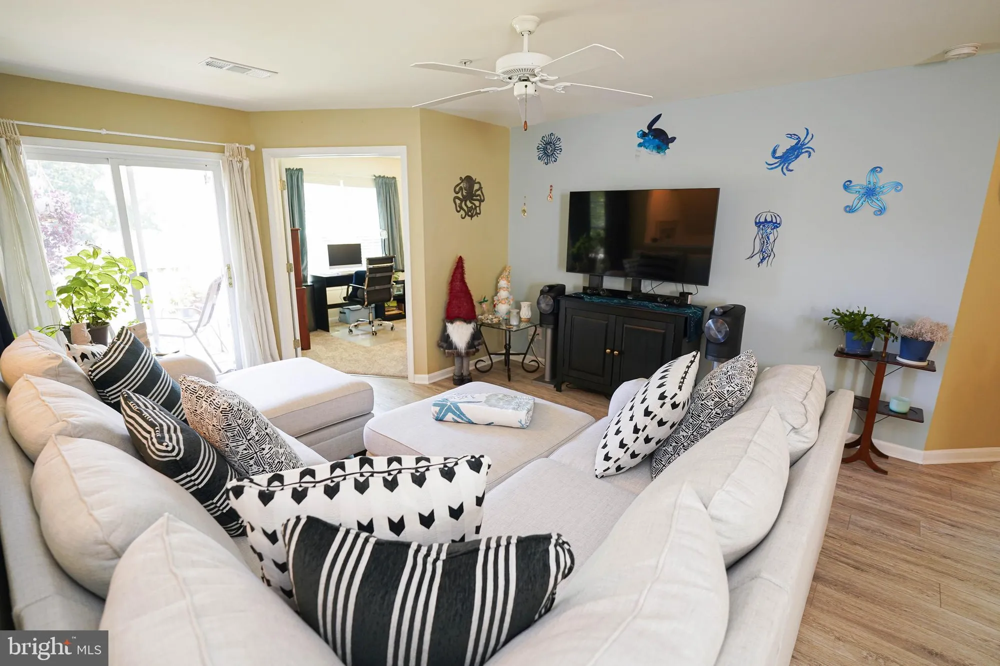 Property Slideshow image 6 of 47 | 11421 manklin creek rd unit 4, Berlin, MD, 21811