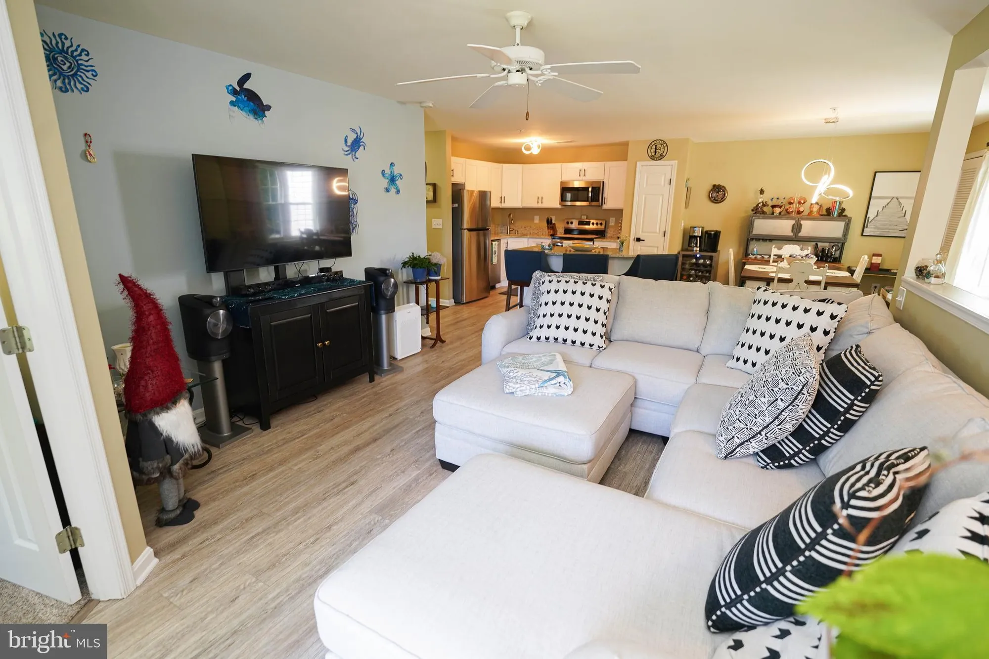 Property Slideshow image 10 of 47 | 11421 manklin creek rd unit 4, Berlin, MD, 21811