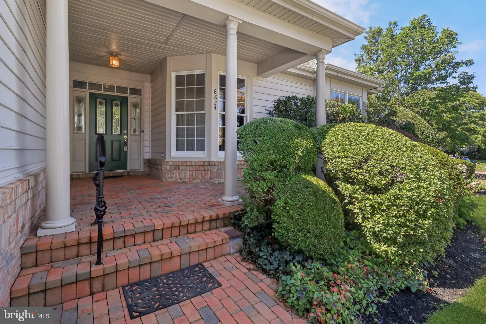 Property Slideshow image 6 of 115 | 6824 derby run way, Gainesville, VA, 20155