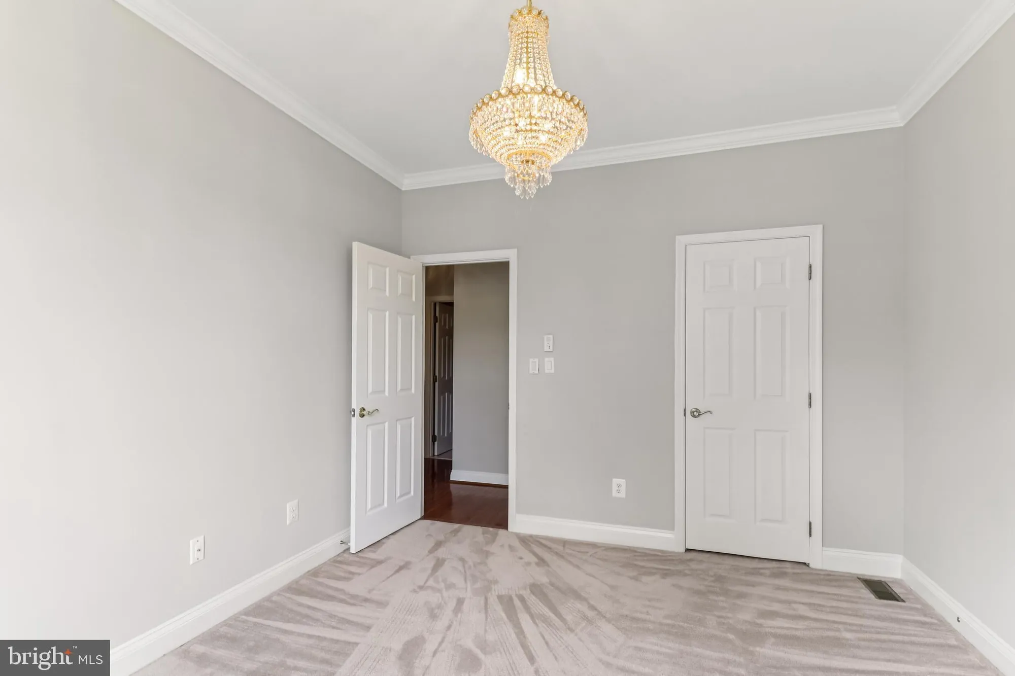 Property Slideshow image 46 of 115 | 6824 derby run way, Gainesville, VA, 20155