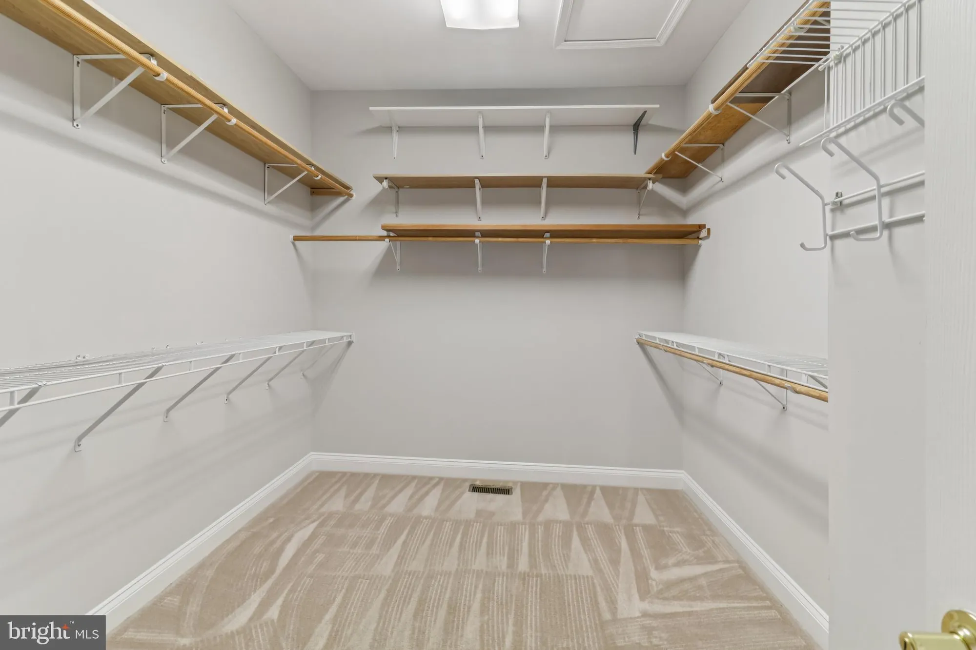 Property Slideshow image 59 of 115 | 6824 derby run way, Gainesville, VA, 20155