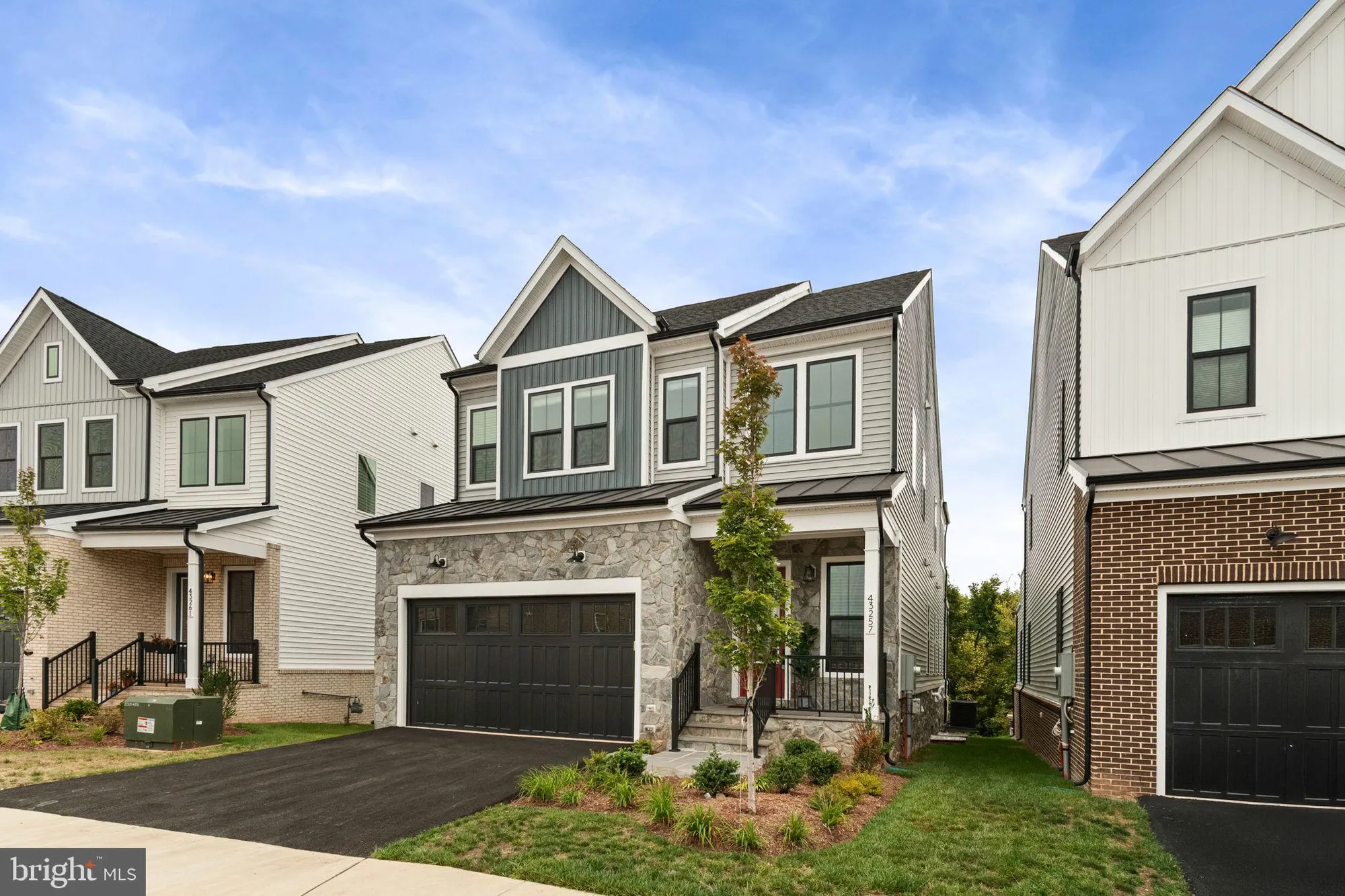 Property Slideshow image 2 of 73 | 43257 greeley sq, Ashburn, VA, 20148