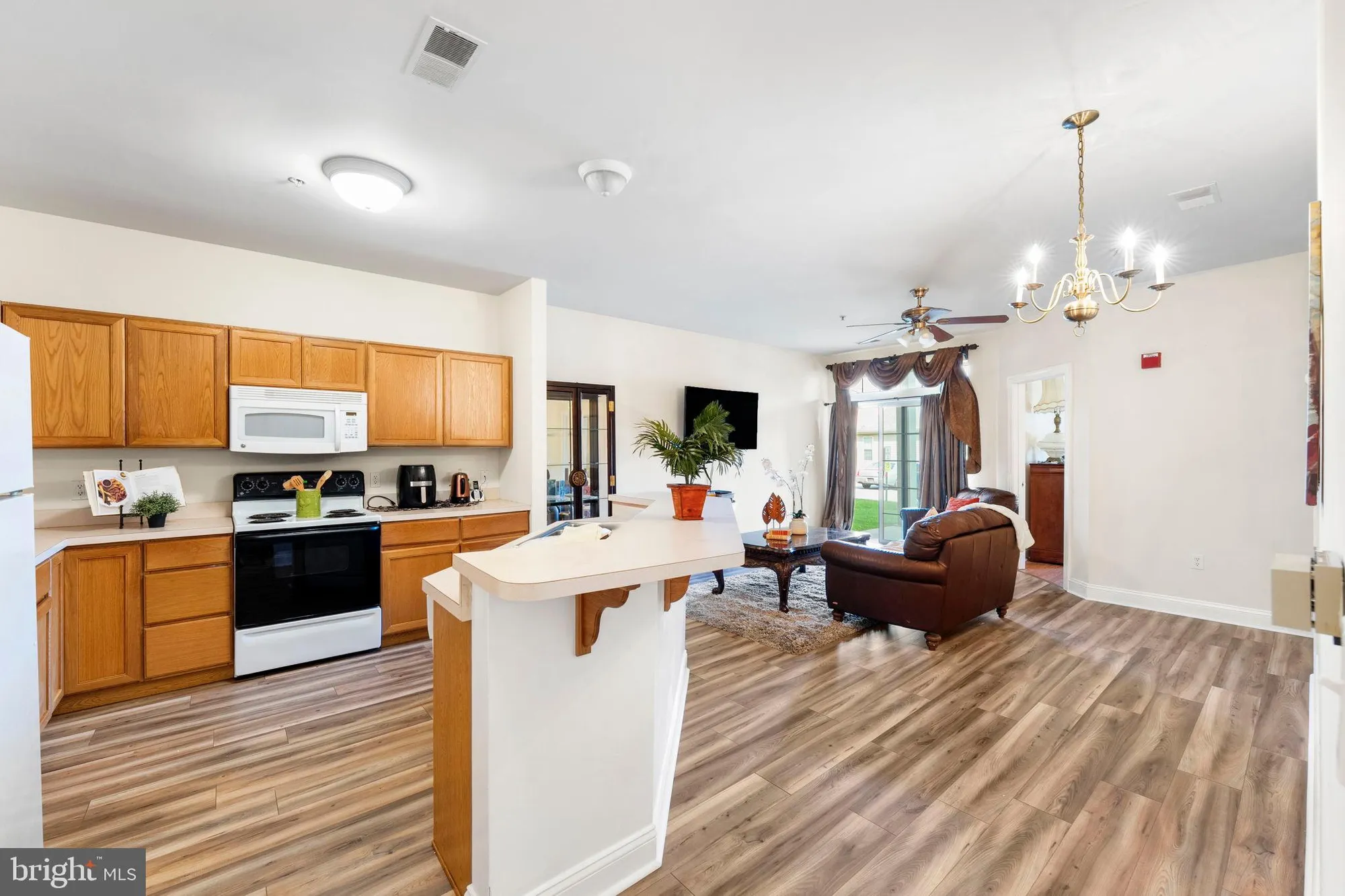 Property Slideshow image 4 of 39 | 1000 fountainview cir # 1113, Newark, DE, 19713