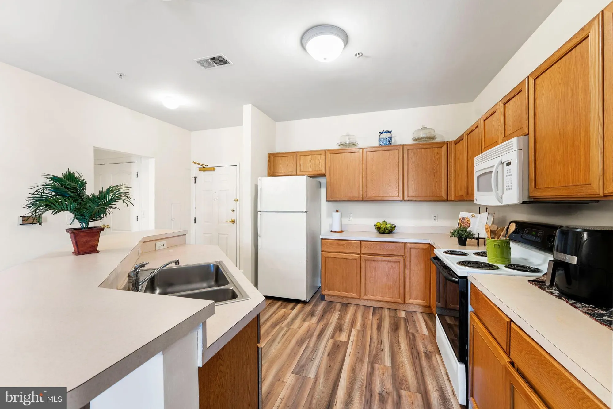 Property Slideshow image 7 of 39 | 1000 fountainview cir # 1113, Newark, DE, 19713