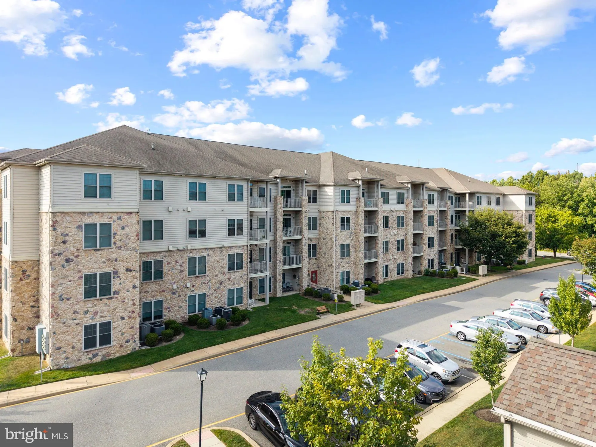 Property Slideshow image 34 of 39 | 1000 fountainview cir # 1113, Newark, DE, 19713