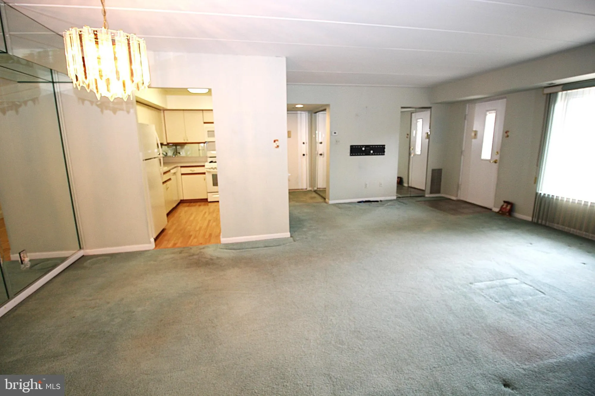 Property Slideshow image 6 of 38 | 62004 delaire landing rd 4, Philadelphia, PA, 19114