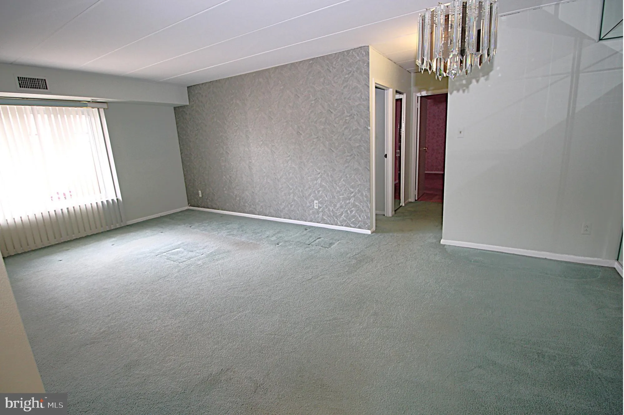 Property Slideshow image 8 of 38 | 62004 delaire landing rd 4, Philadelphia, PA, 19114