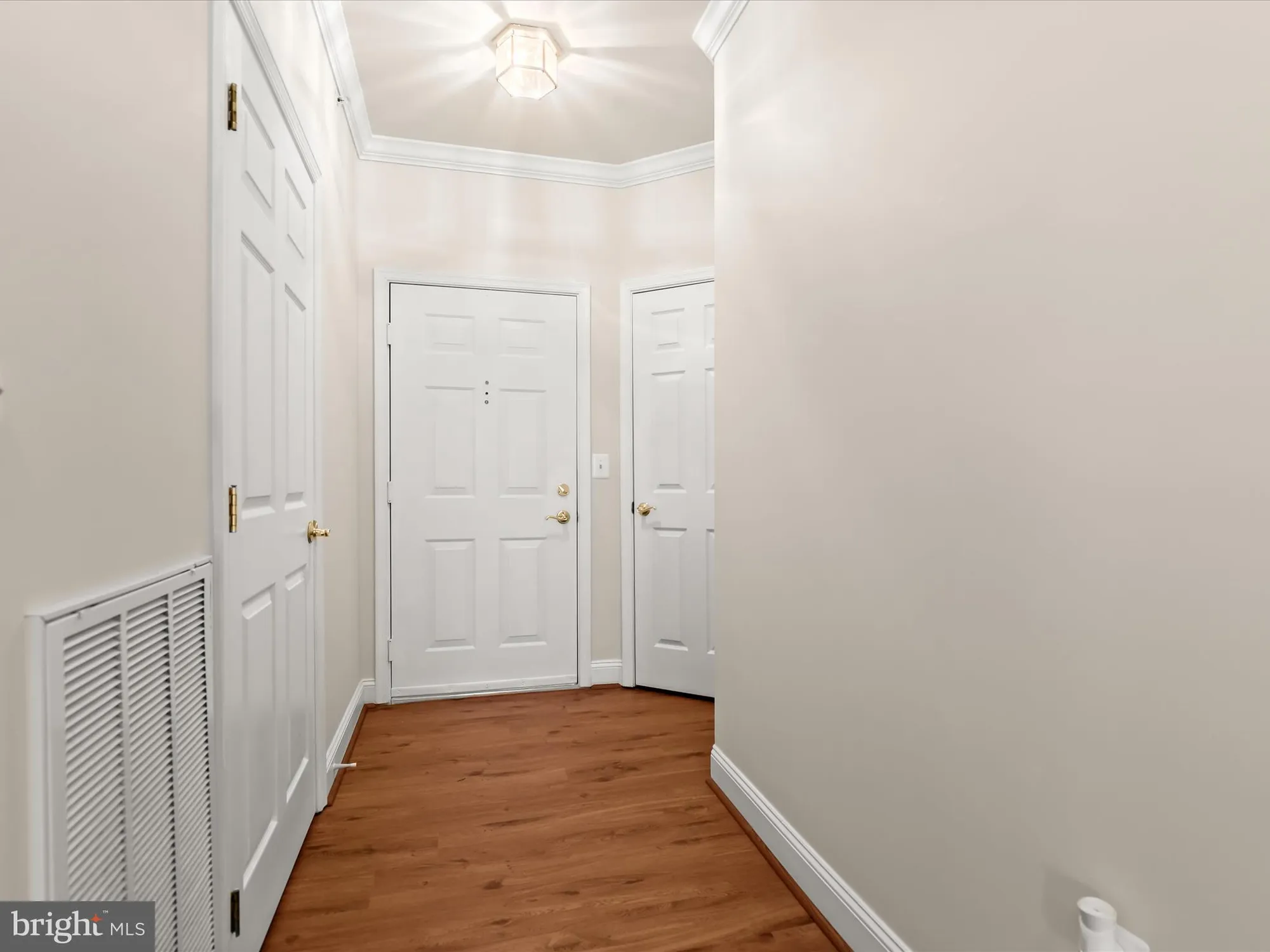 Property Slideshow image 10 of 40 | 2530 kensington gdns unit 406, Ellicott City, MD, 21043
