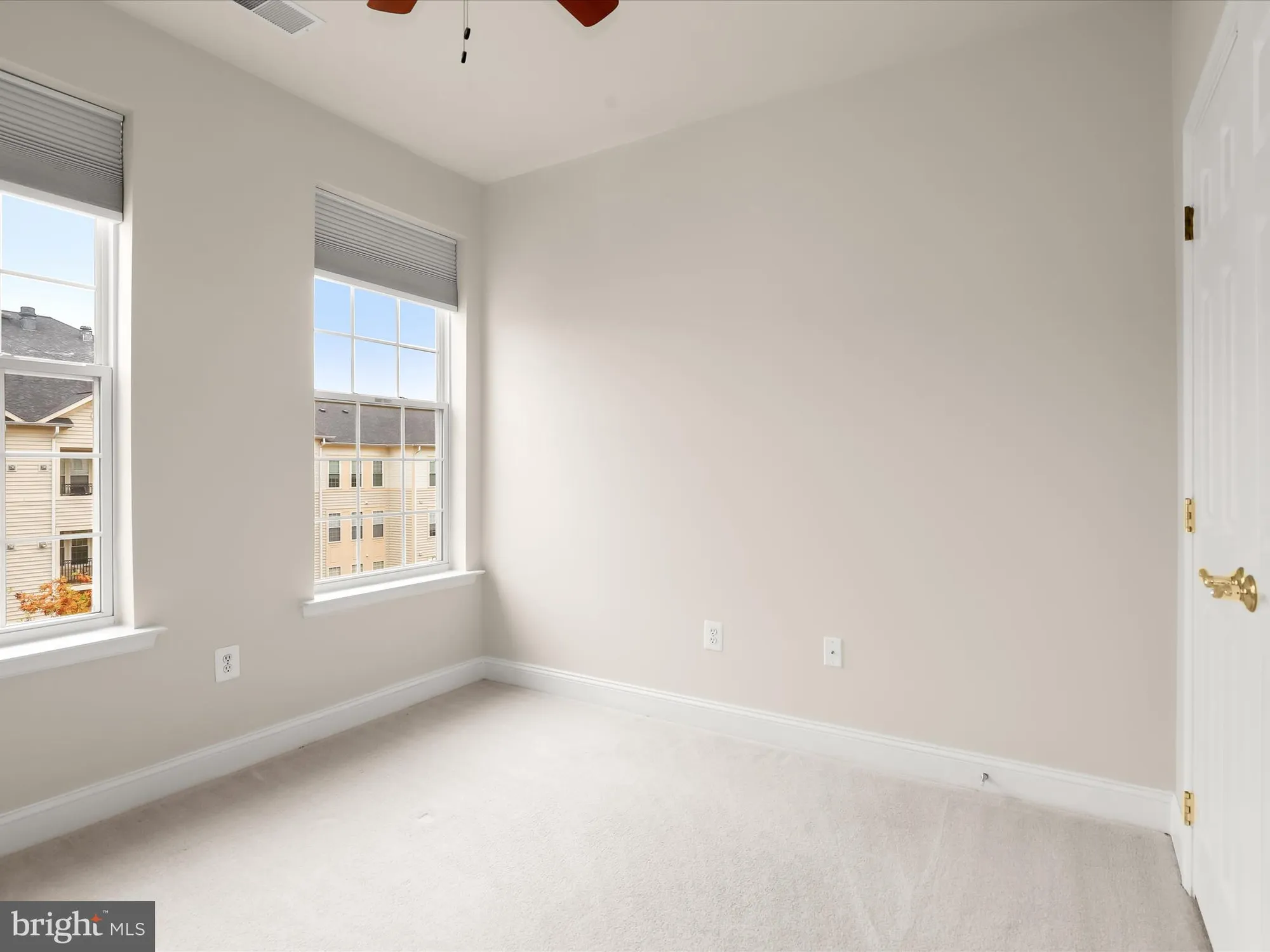 Property Slideshow image 32 of 40 | 2530 kensington gdns unit 406, Ellicott City, MD, 21043