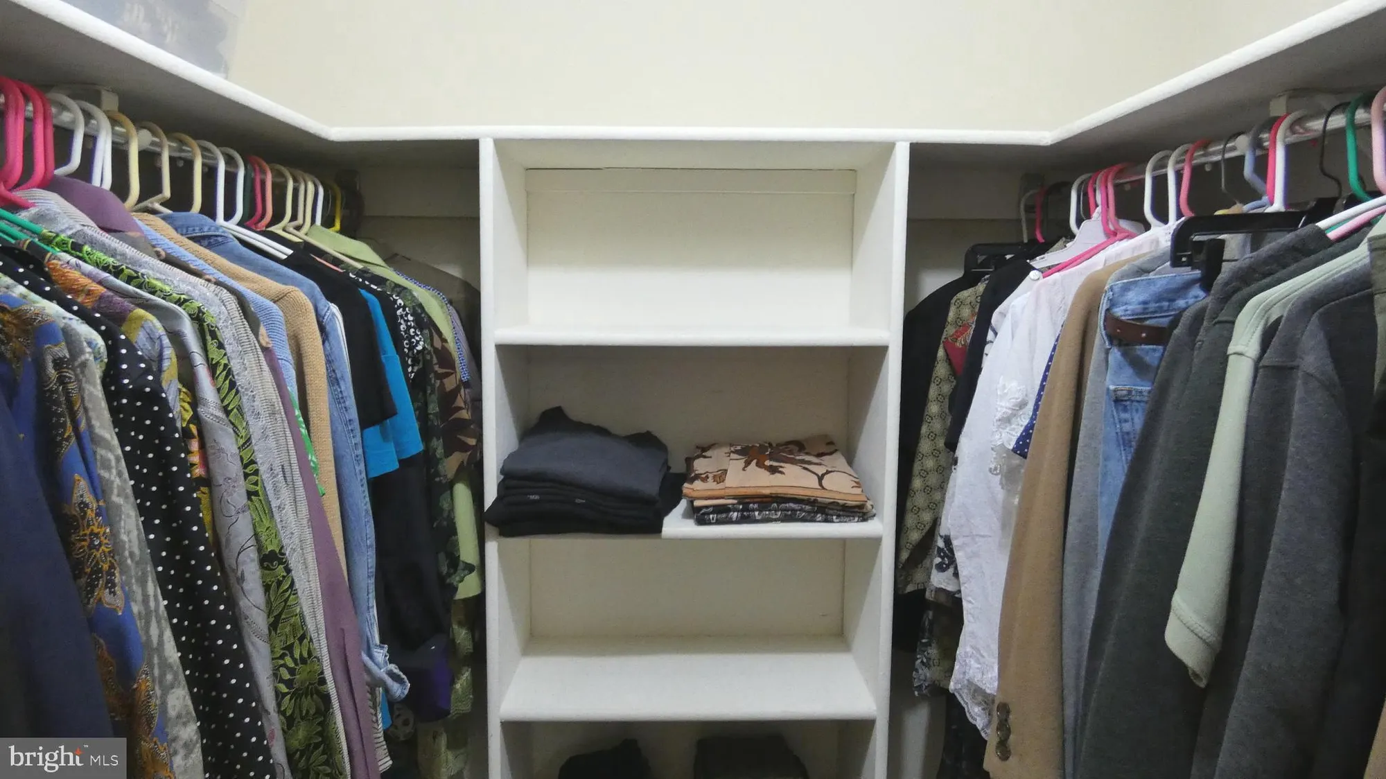 Property Slideshow image 8 of 21 | 15100 interlachen dr # 4-908, Silver Spring, MD, 20906