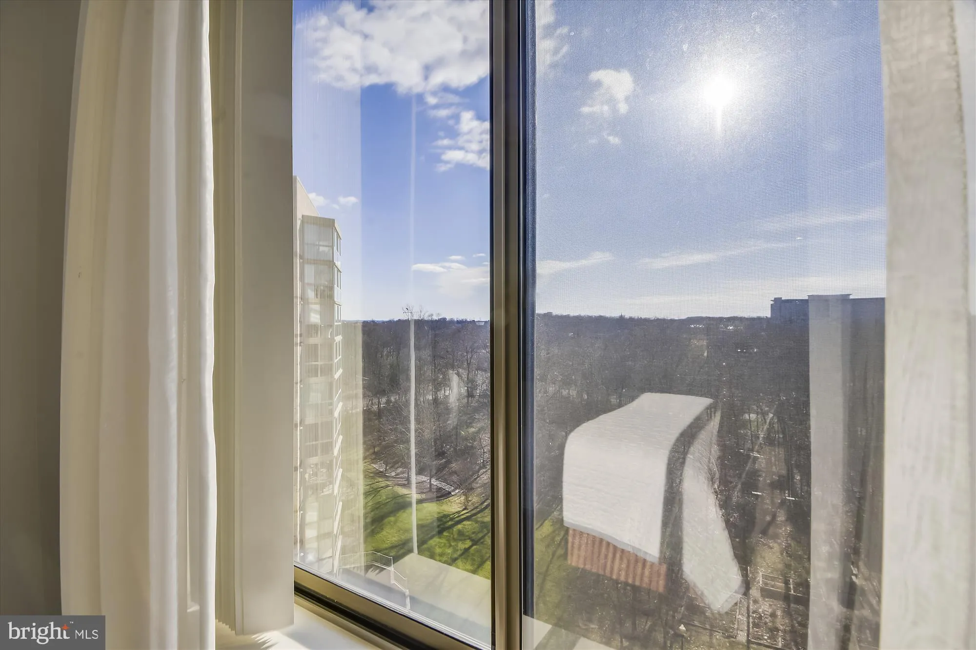 Property Slideshow image 15 of 42 | 19385 cypress ridge ter unit 920, Leesburg, VA, 20176