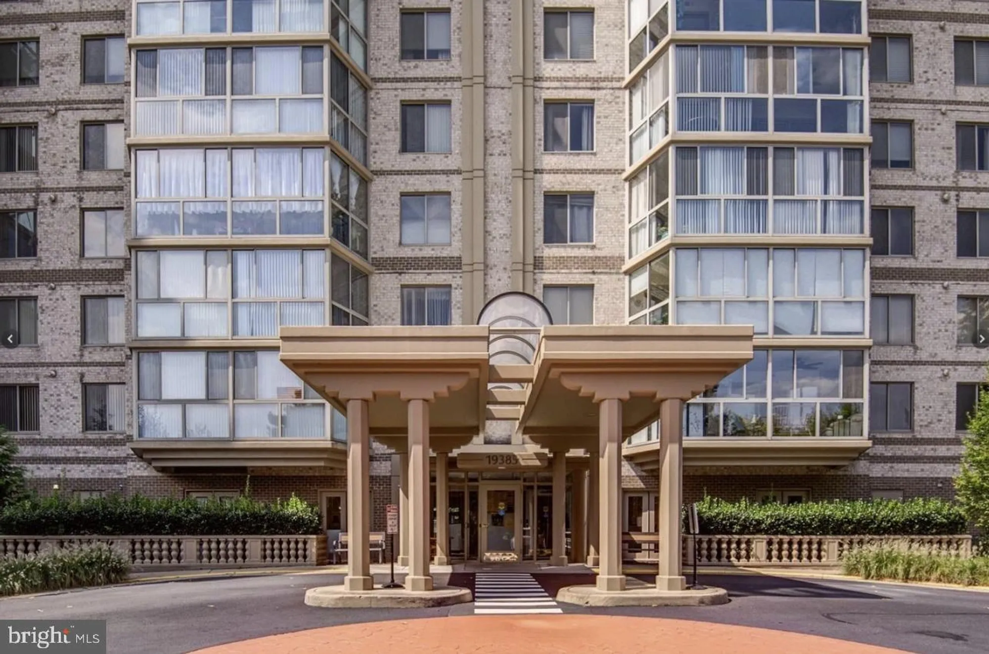 Property Slideshow image 1 of 42 | 19385 cypress ridge ter unit 920, Leesburg, VA, 20176