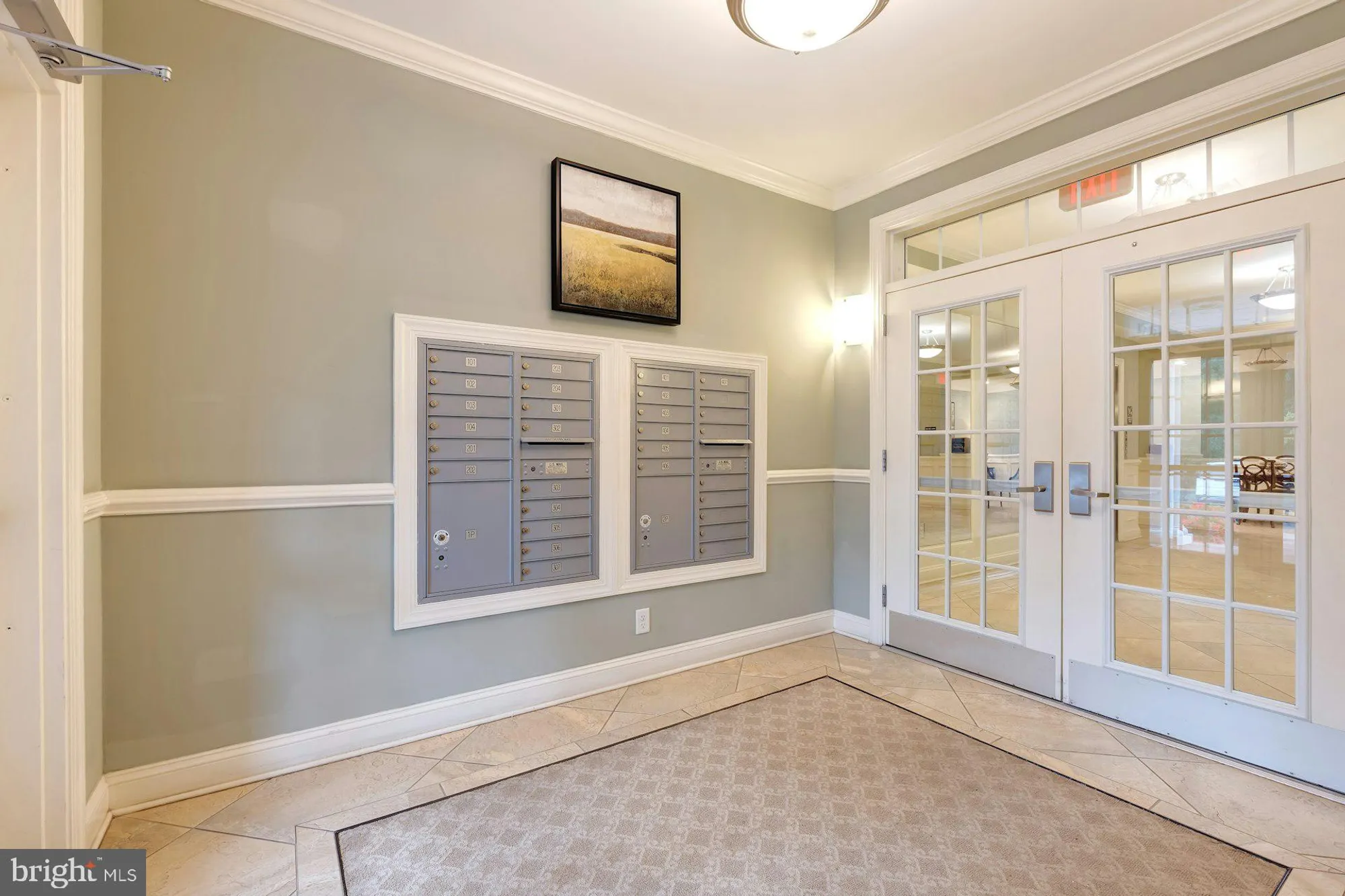 Property Slideshow image 7 of 42 | 15211 royal crest dr unit 405, Haymarket, VA, 20169