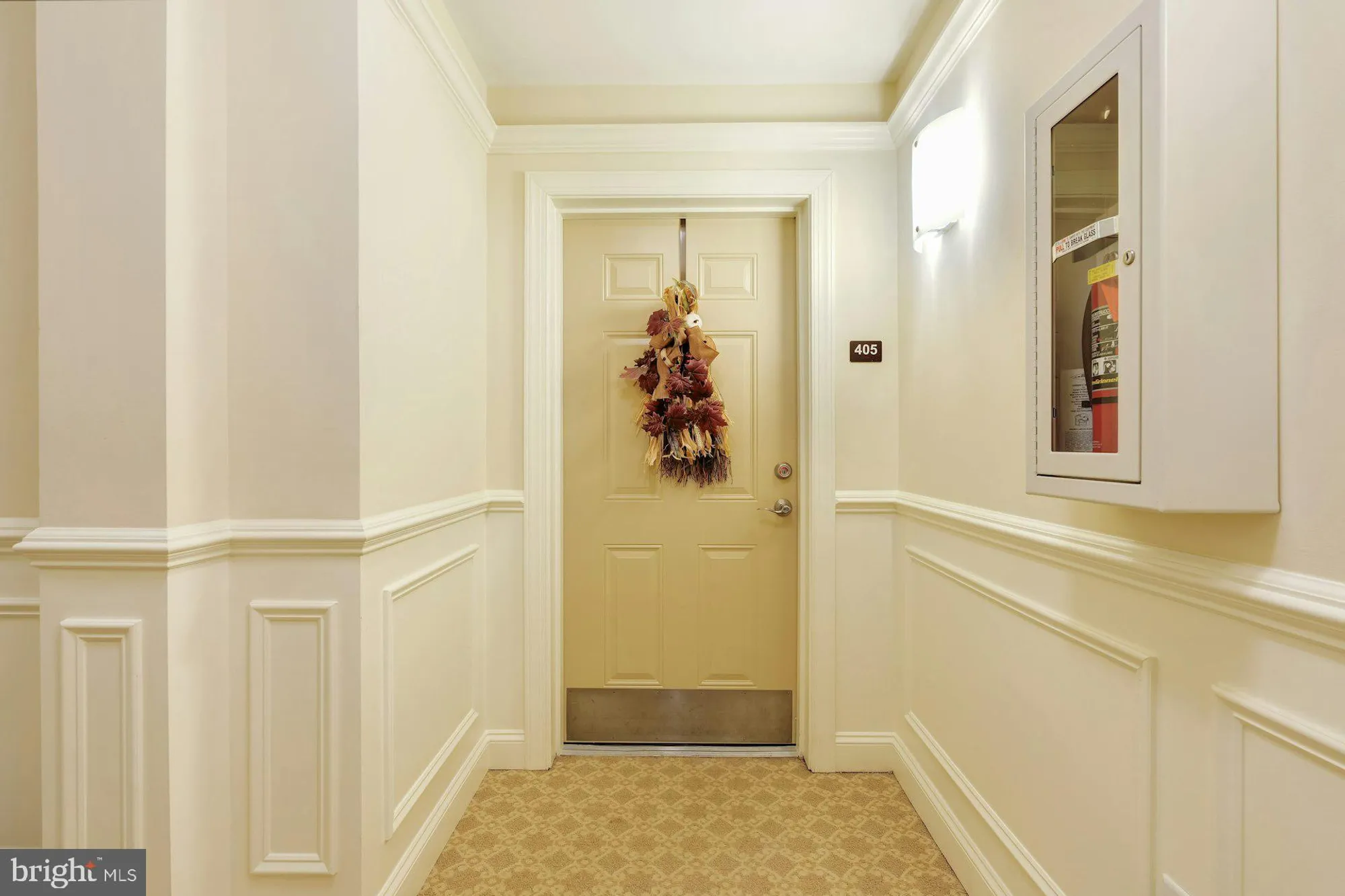 Property Slideshow image 8 of 42 | 15211 royal crest dr unit 405, Haymarket, VA, 20169