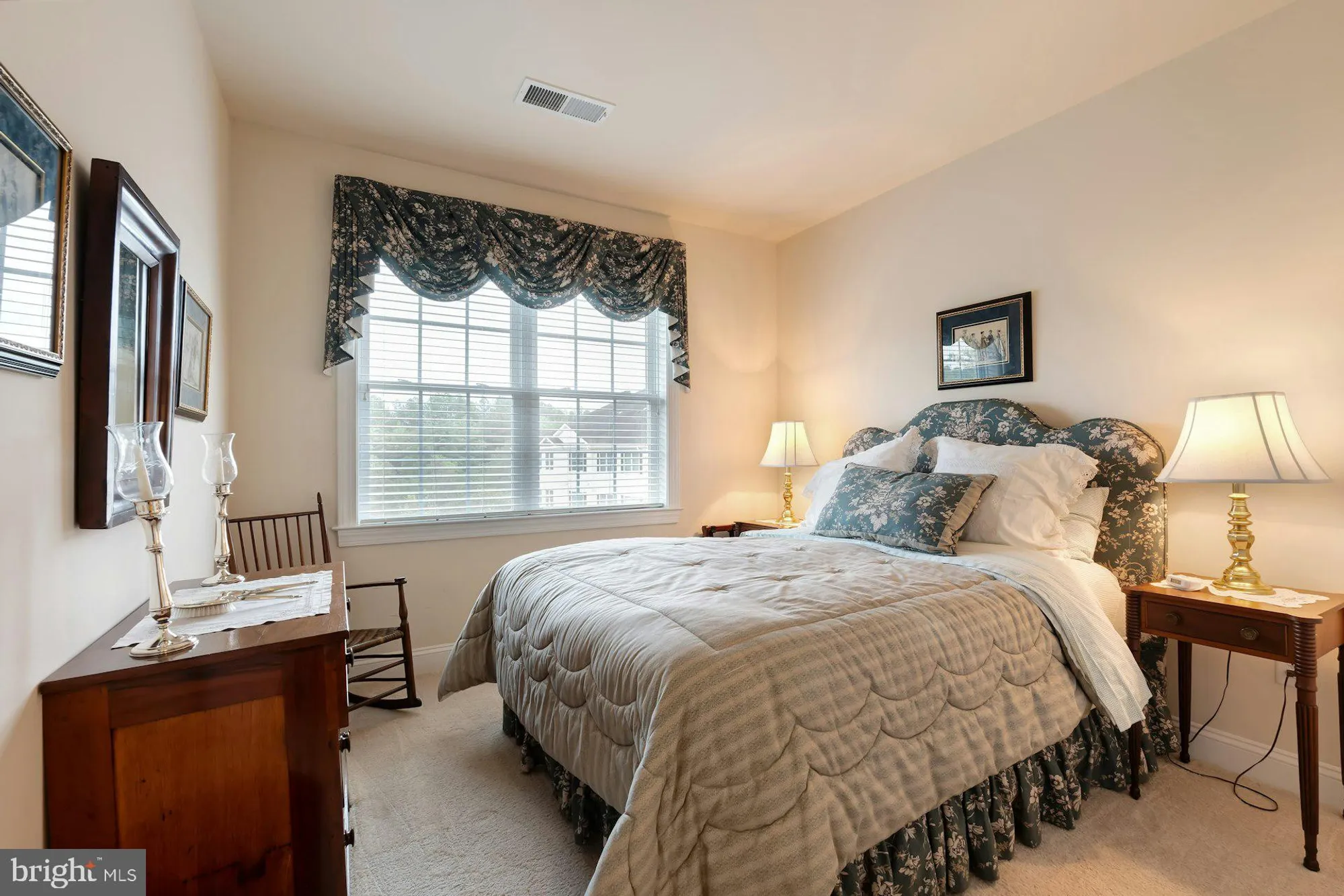 Property Slideshow image 31 of 42 | 15211 royal crest dr unit 405, Haymarket, VA, 20169