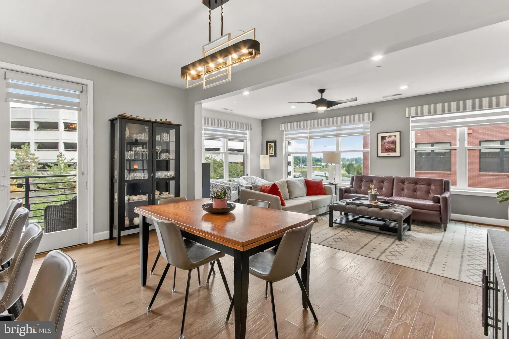 Property Slideshow image 7 of 51 | 2960 vaden dr # 2-307, Fairfax, VA, 22031