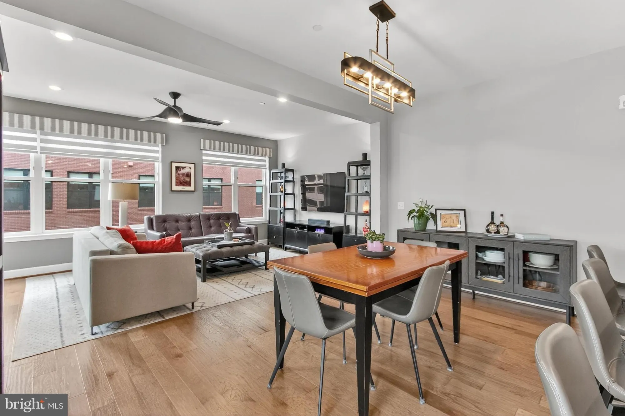 Property Slideshow image 8 of 51 | 2960 vaden dr # 2-307, Fairfax, VA, 22031