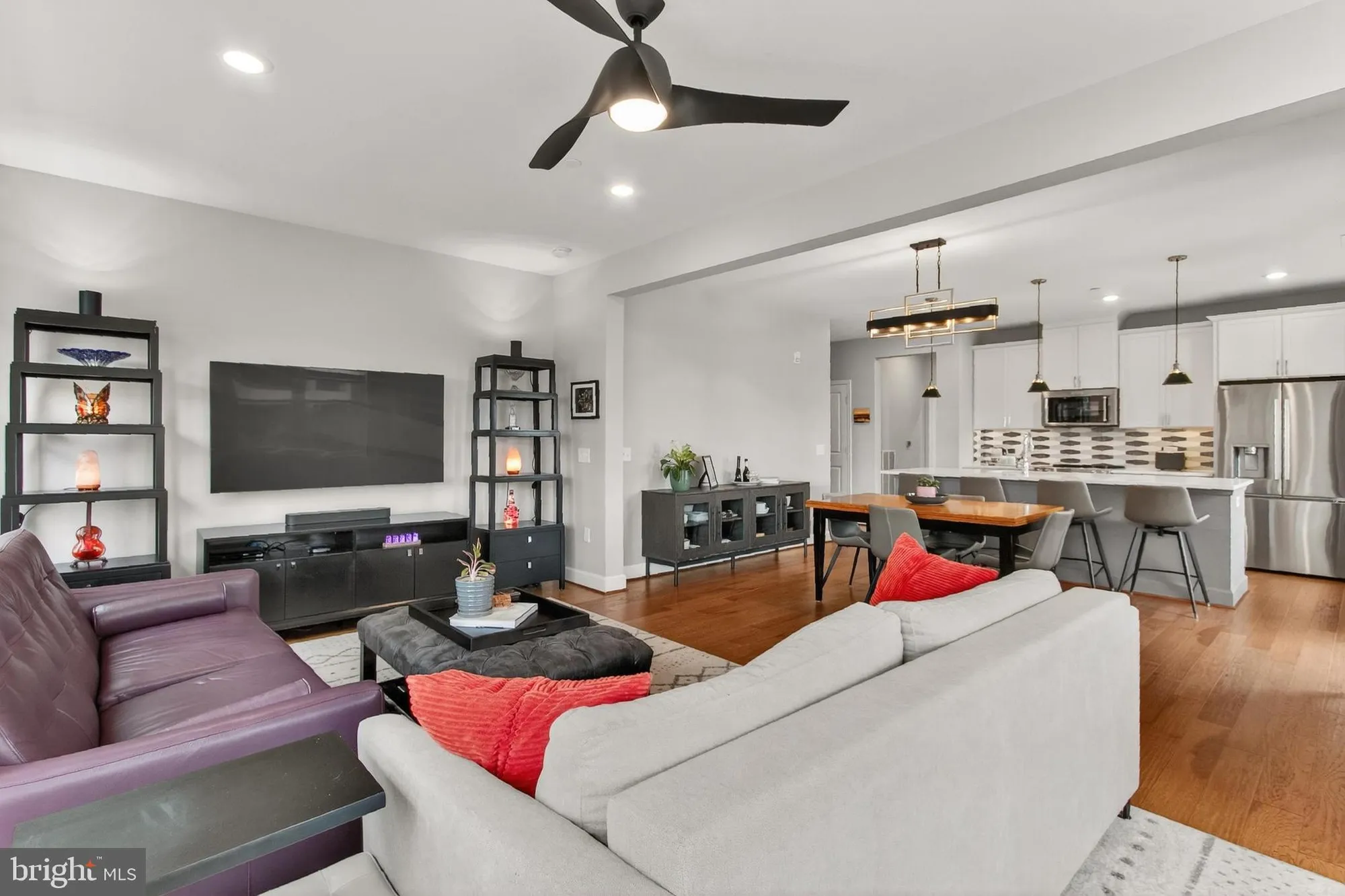 Property Slideshow image 11 of 51 | 2960 vaden dr # 2-307, Fairfax, VA, 22031