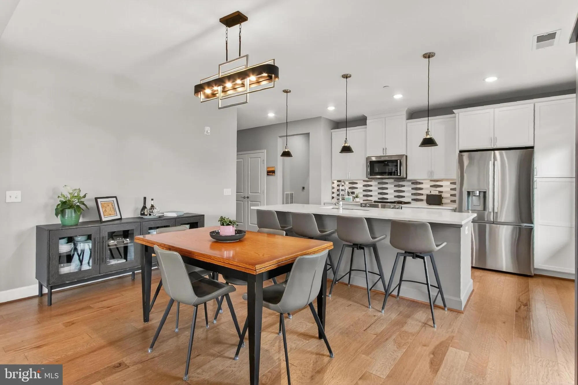 Property Slideshow image 15 of 51 | 2960 vaden dr # 2-307, Fairfax, VA, 22031