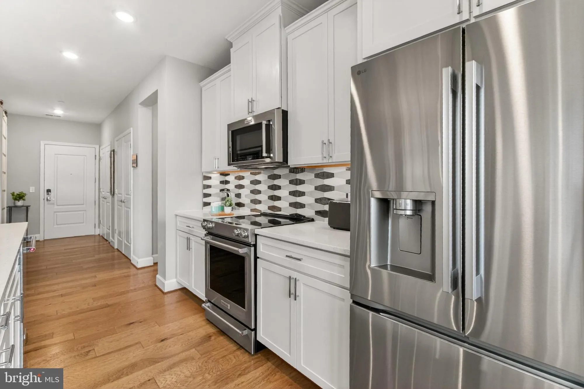 Property Slideshow image 19 of 51 | 2960 vaden dr # 2-307, Fairfax, VA, 22031