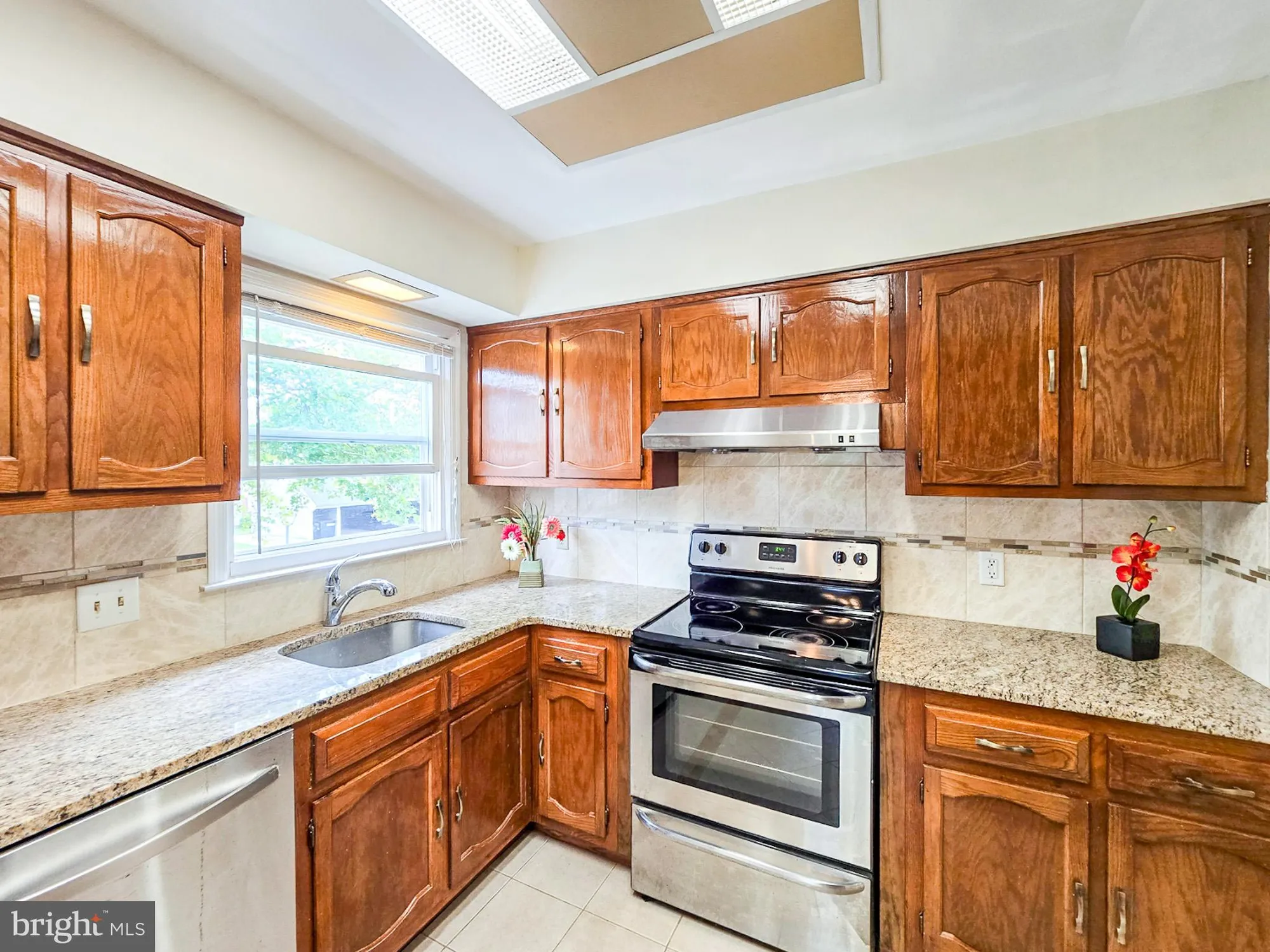 Property Slideshow image 14 of 36 | 374n new bedford ln, Monroe Township, NJ, 08831