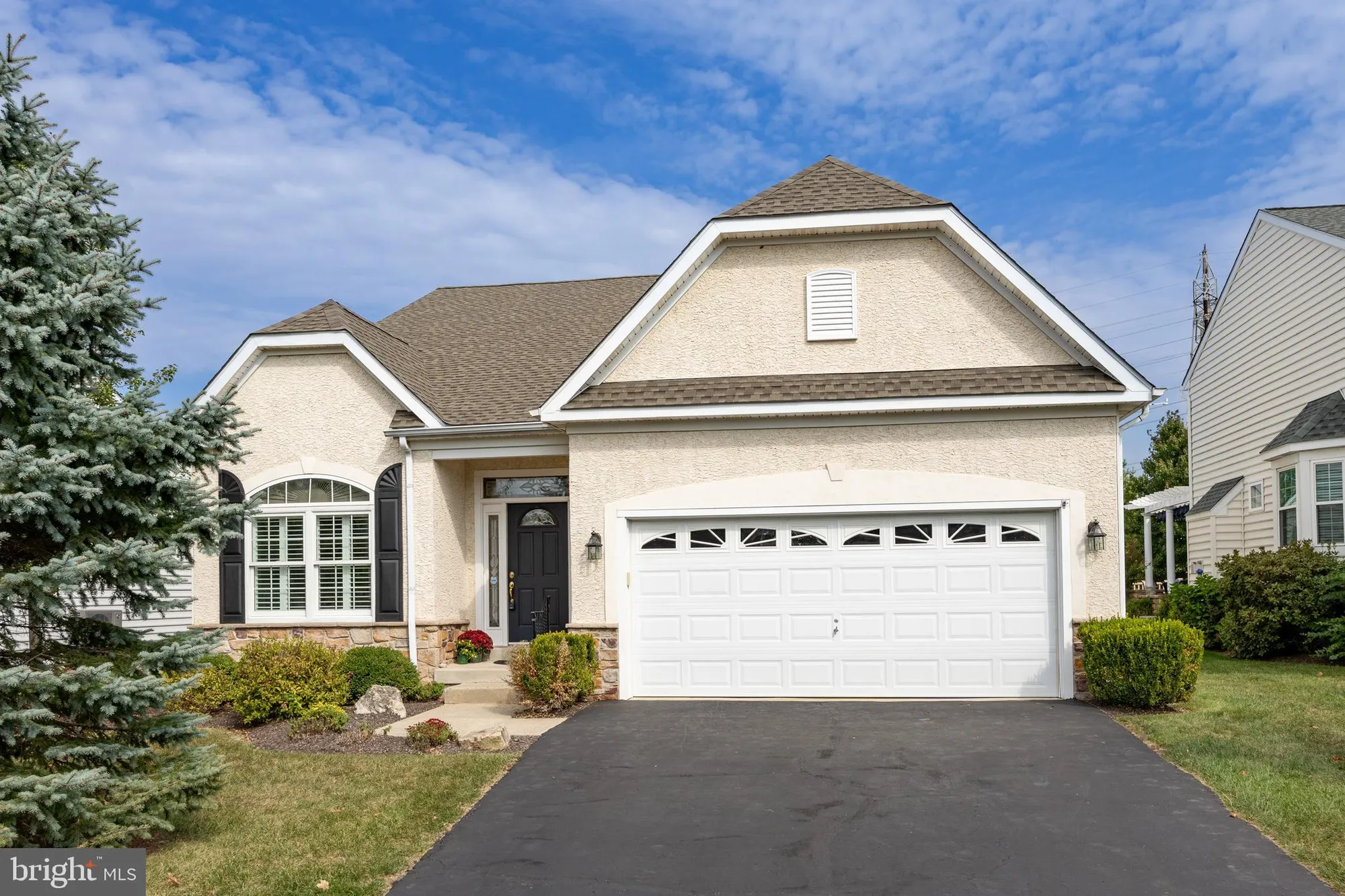 Property Slideshow image 2 of 44 | 4397 meadowridge ln, Collegeville, PA, 19426