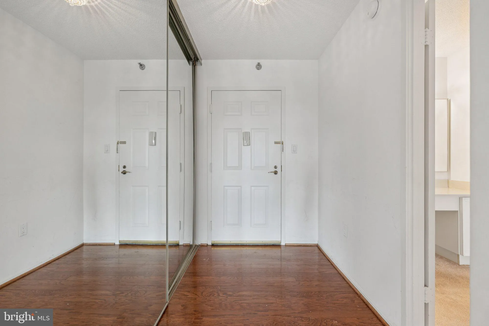 Property Slideshow image 4 of 27 | 15115 interlachen dr 3-815, Silver Spring, MD, 20906