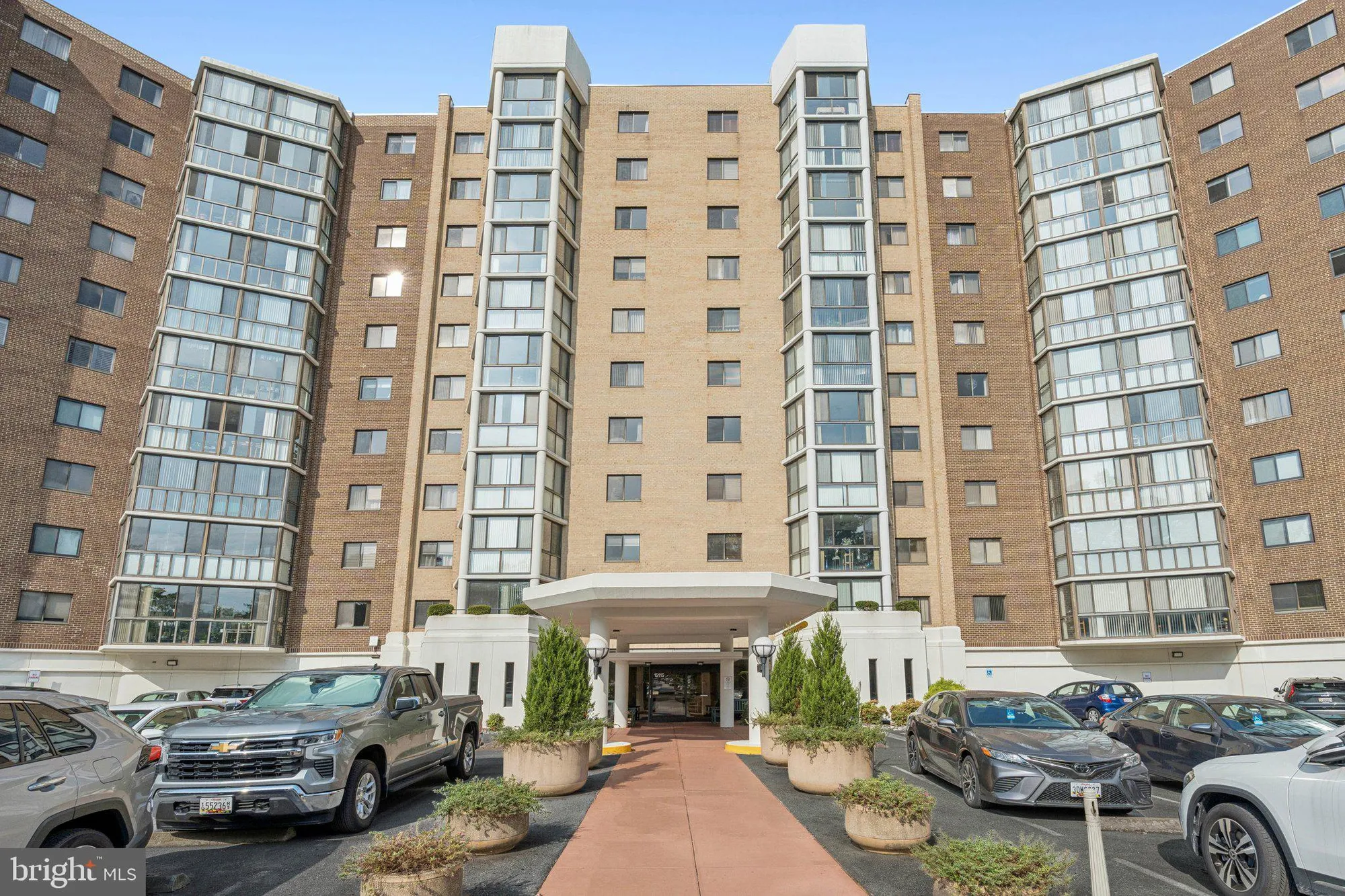 Property Slideshow image 1 of 27 | 15115 interlachen dr 3-815, Silver Spring, MD, 20906