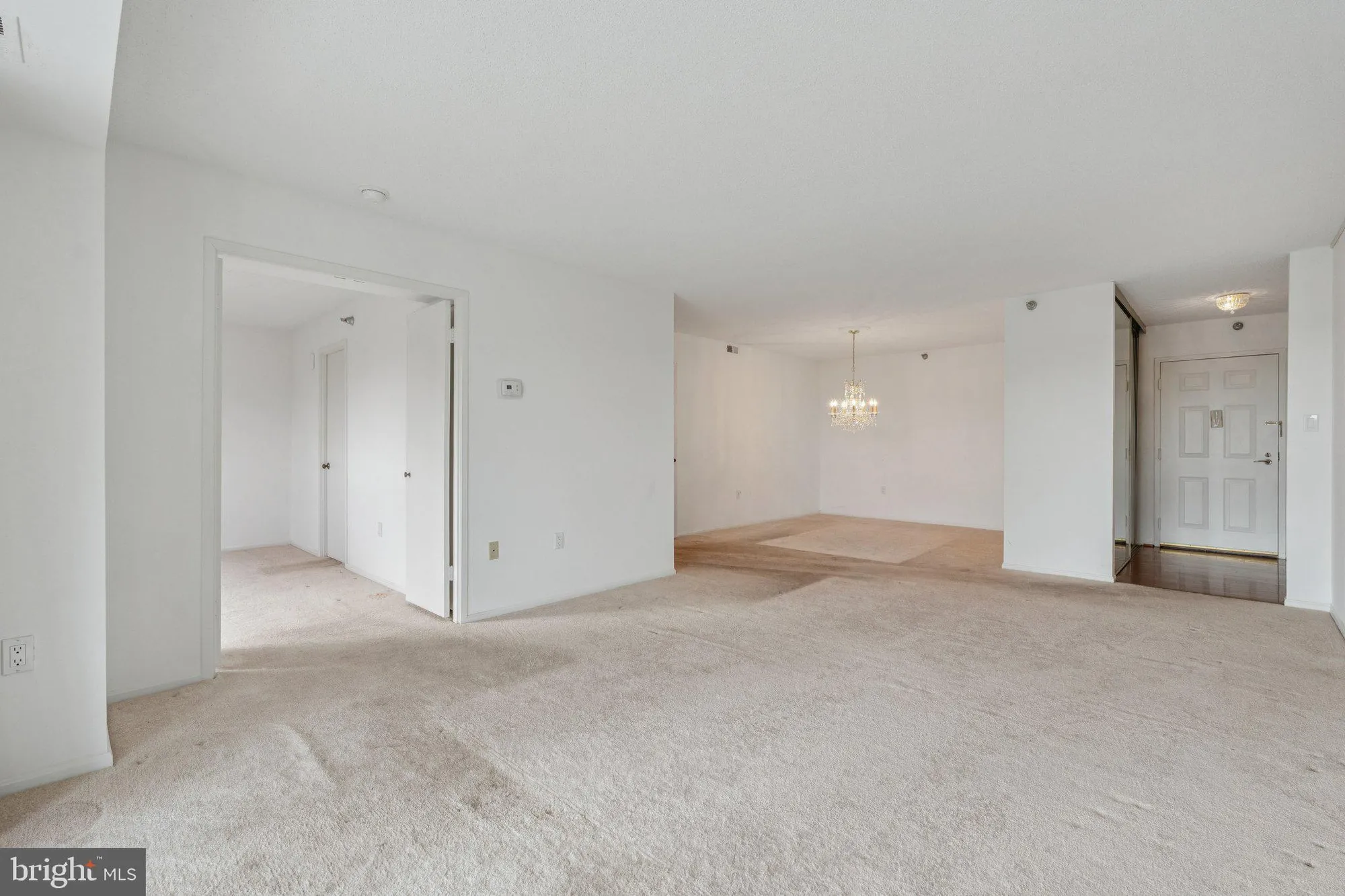 Property Slideshow image 7 of 27 | 15115 interlachen dr 3-815, Silver Spring, MD, 20906