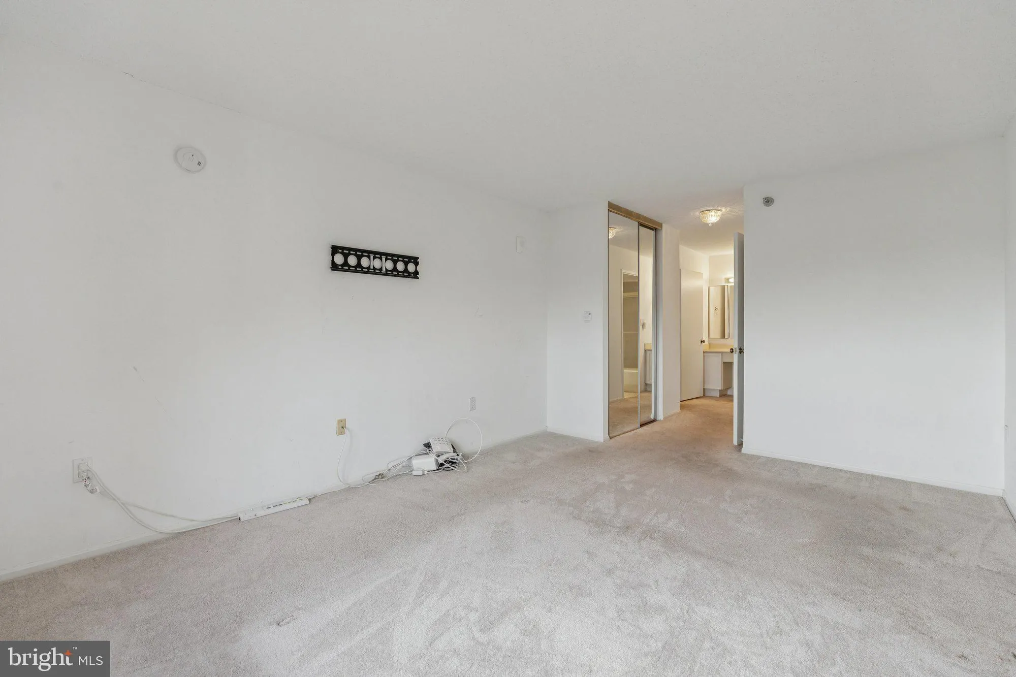Property Slideshow image 23 of 27 | 15115 interlachen dr 3-815, Silver Spring, MD, 20906