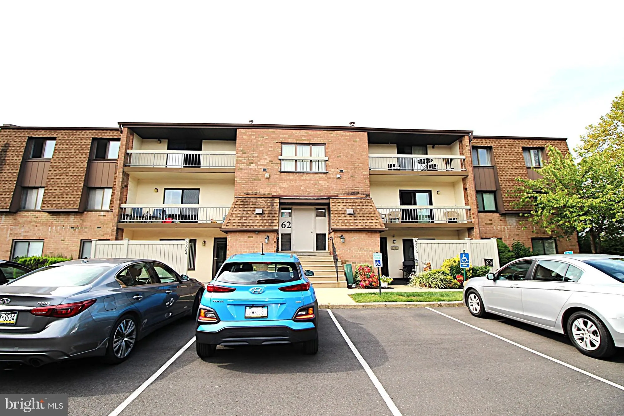 Property Slideshow image 3 of 38 | 62004 delaire landing rd 4, Philadelphia, PA, 19114