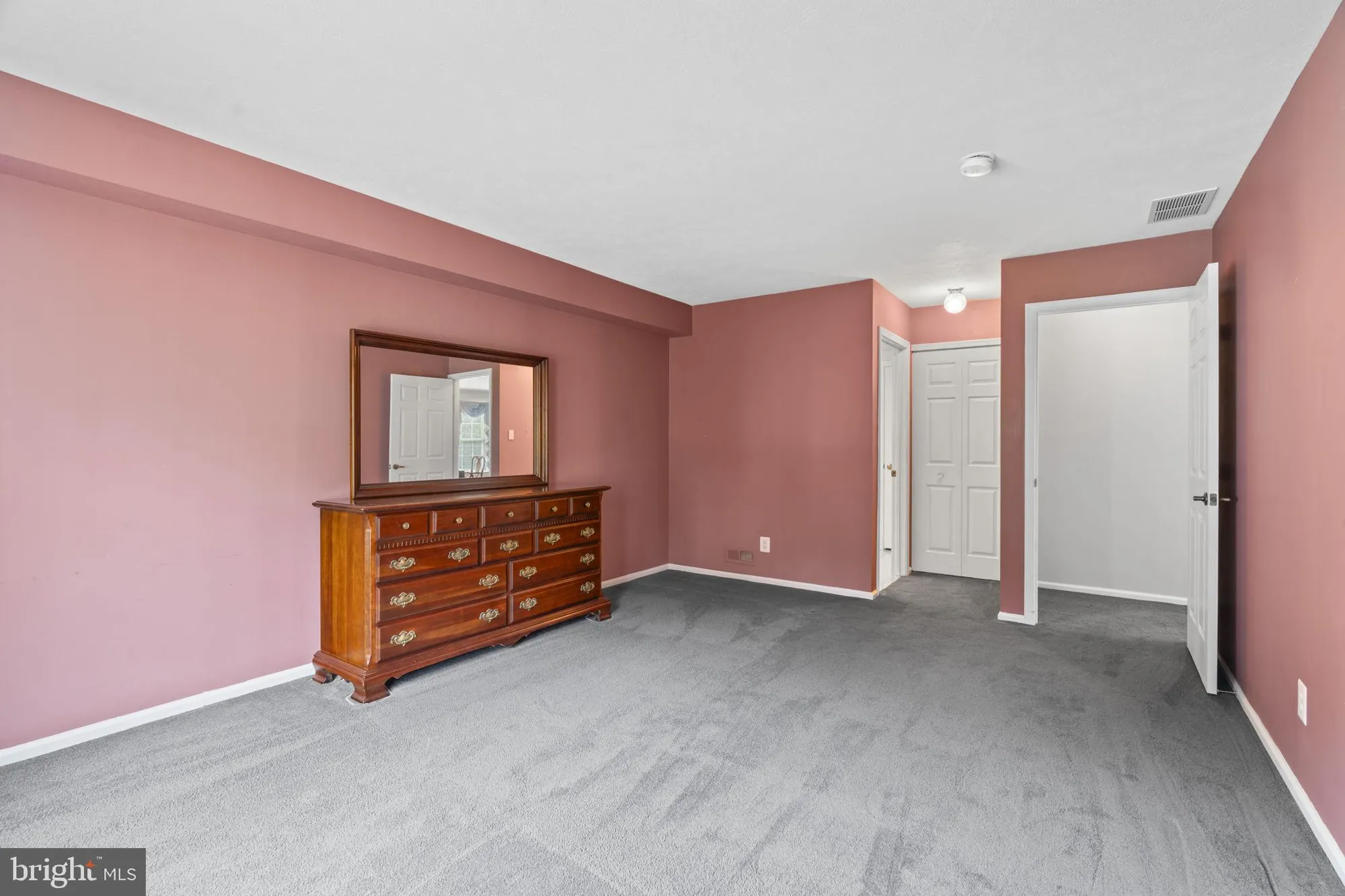 Property Slideshow image 11 of 25 | 10 yarrow pl, Mount Laurel, NJ, 08054