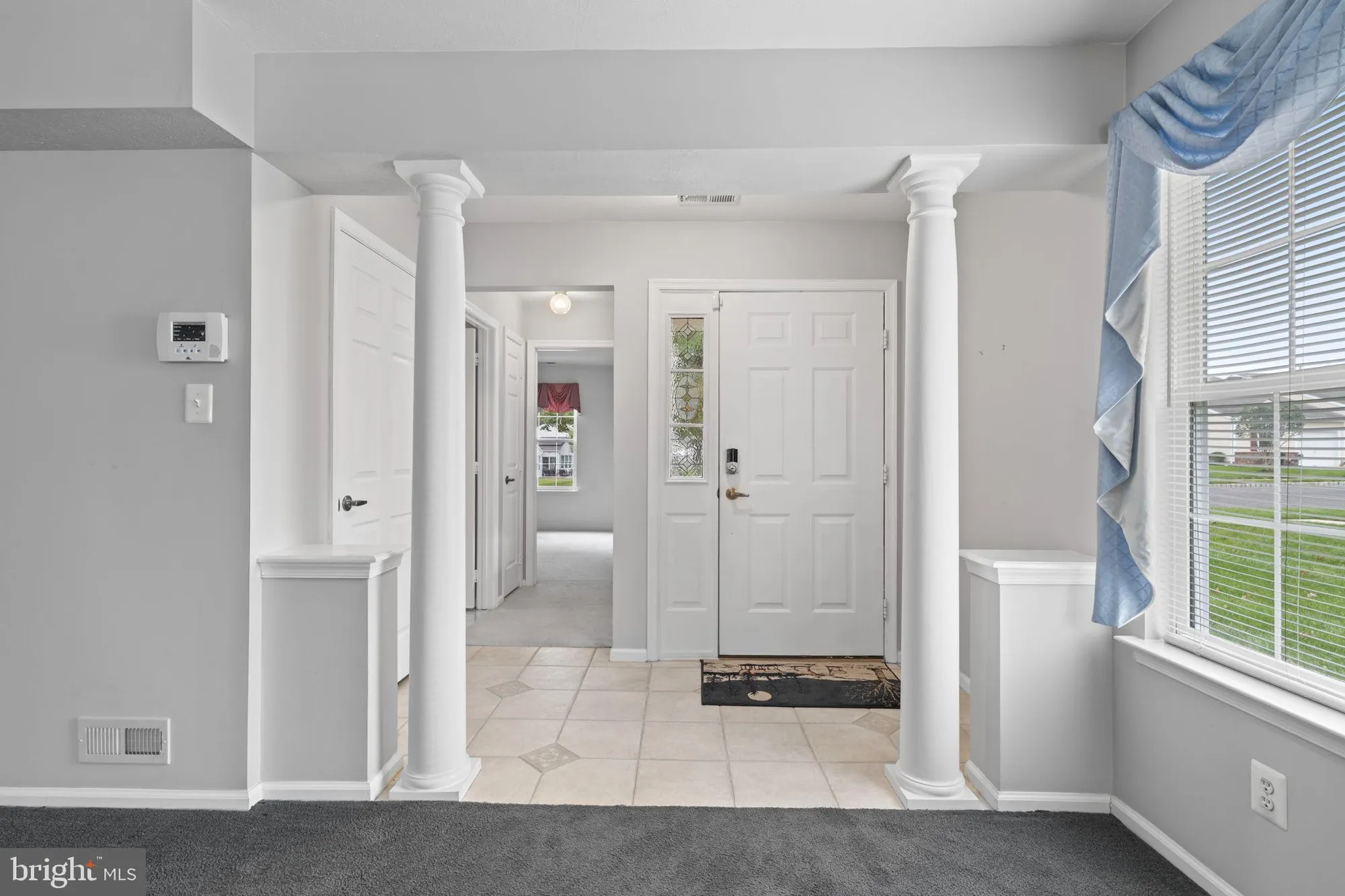 Property Slideshow image 4 of 25 | 10 yarrow pl, Mount Laurel, NJ, 08054