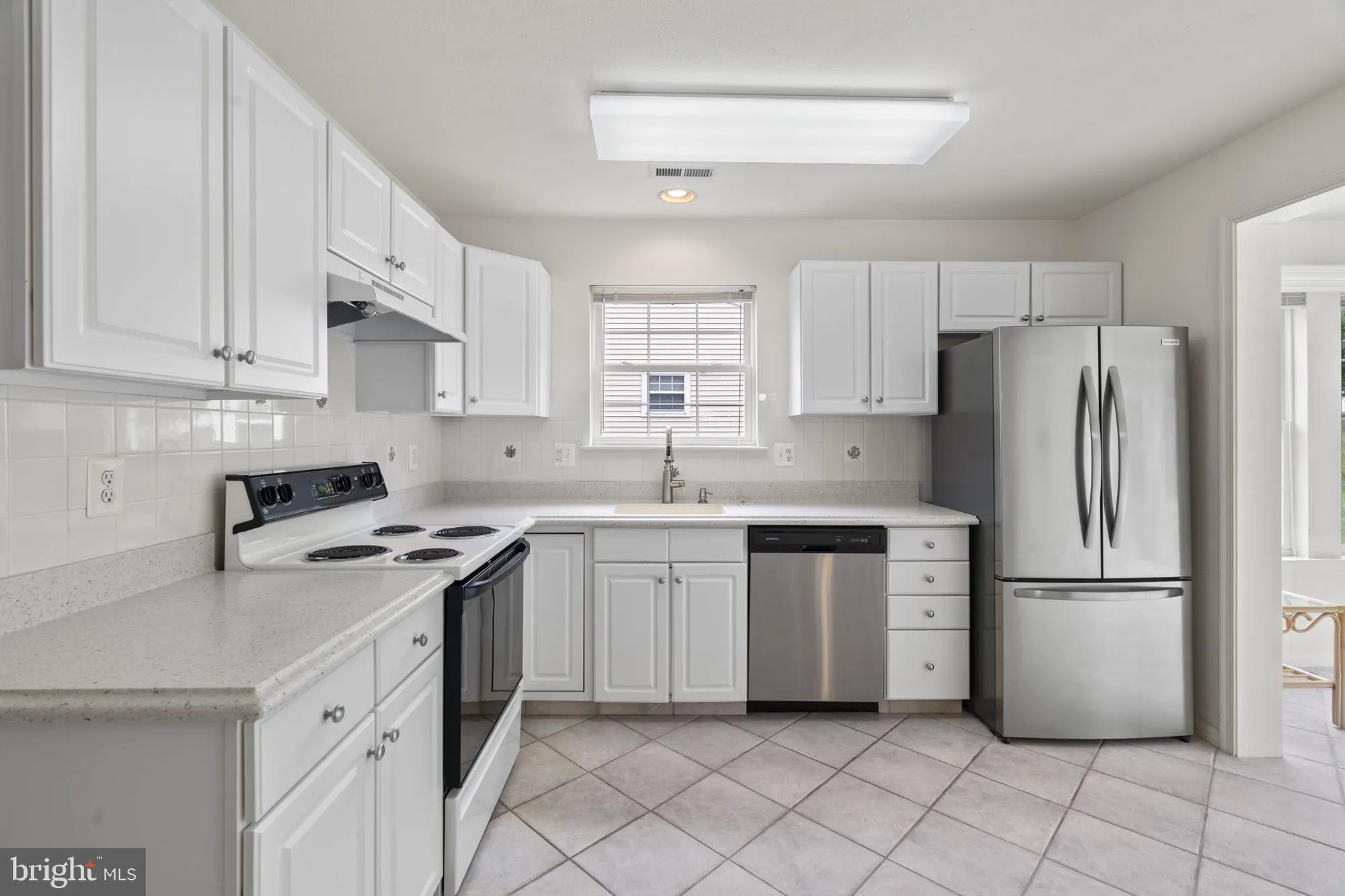 Property Slideshow image 17 of 25 | 10 yarrow pl, Mount Laurel, NJ, 08054