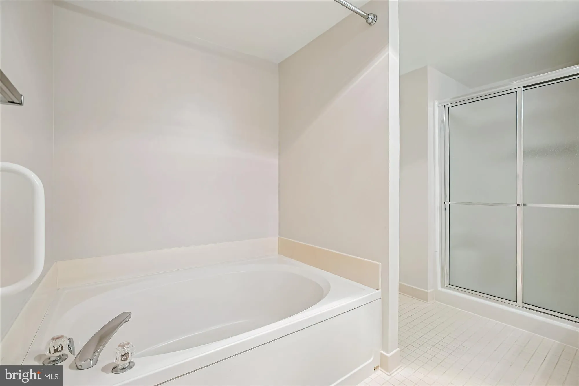Property Slideshow image 10 of 39 | 14809 pennfield cir 315, Silver Spring, MD, 20906