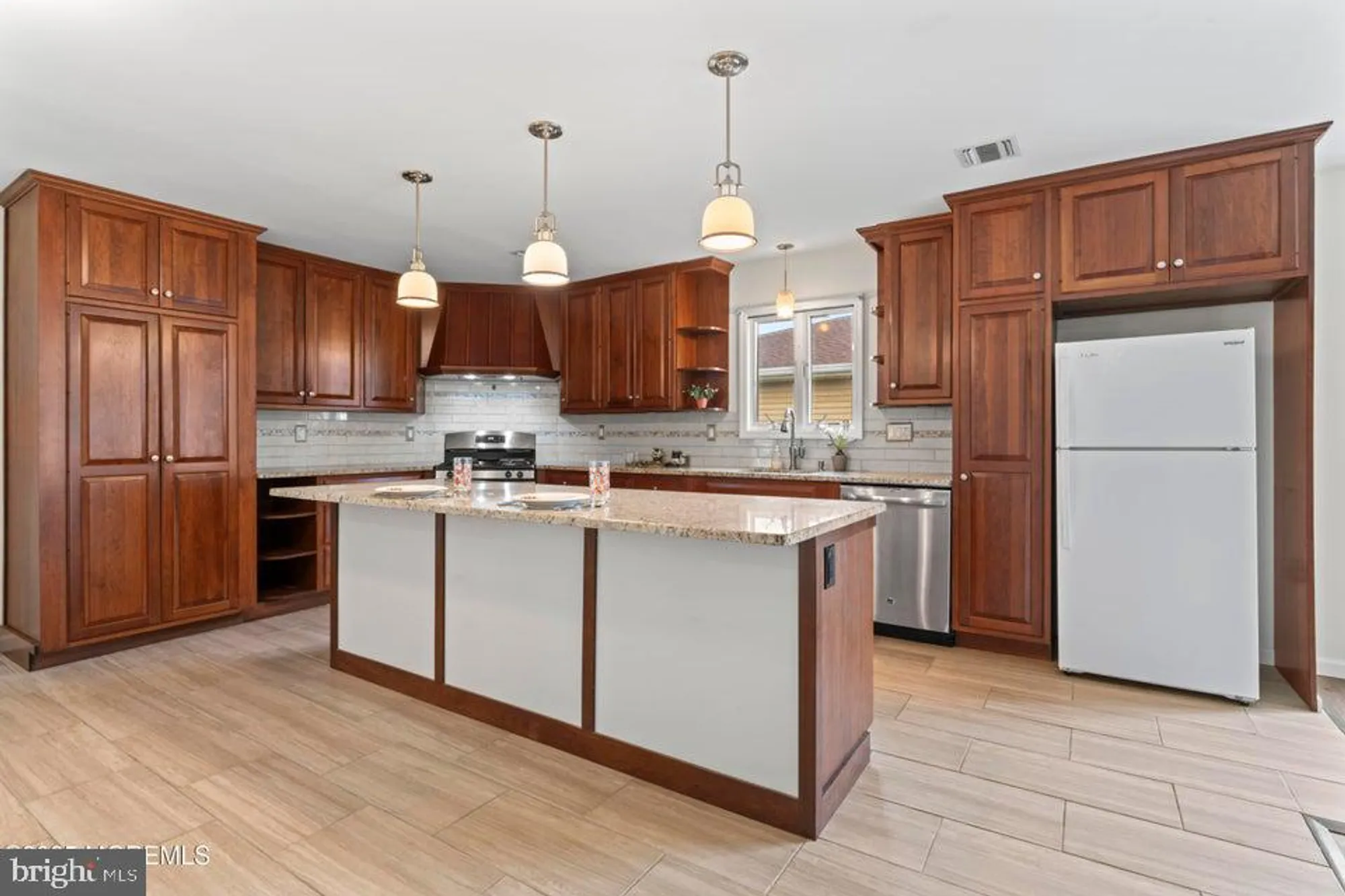 Property Slideshow image 9 of 26 | 7 puerto vallarta st, Toms River, NJ, 08757