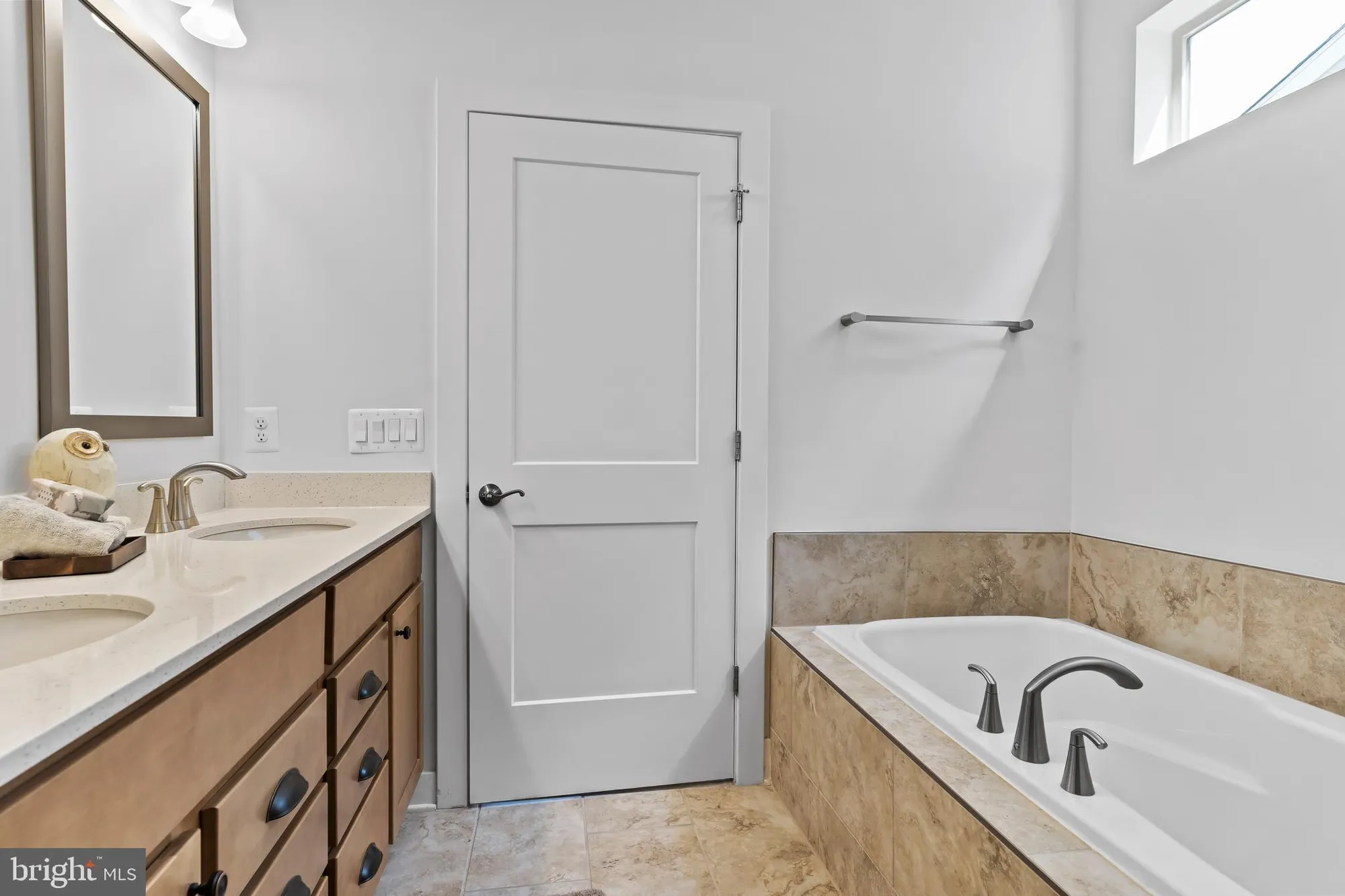 Property Slideshow image 19 of 34 | 33 rolling hills way, Gettysburg, PA, 17325