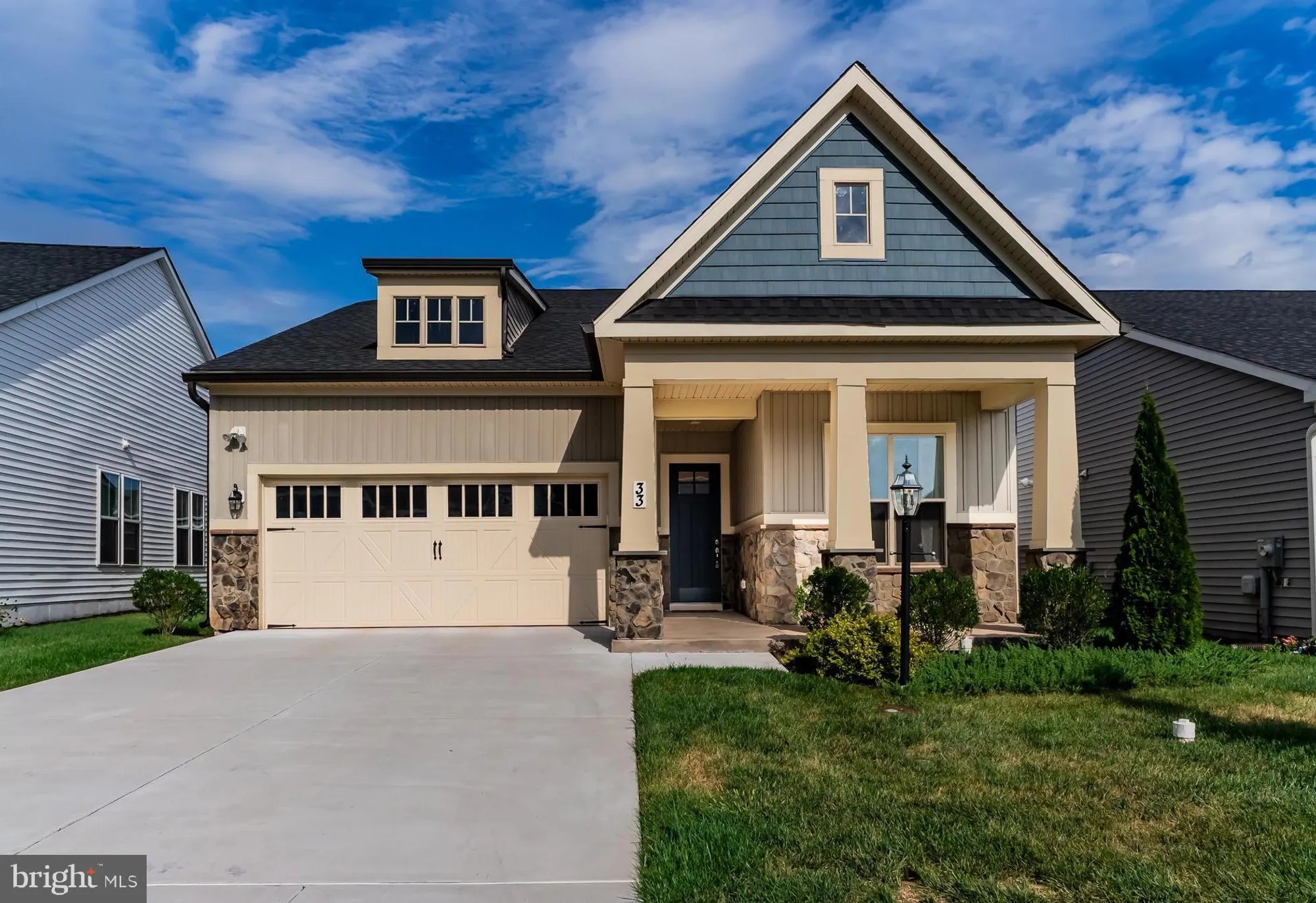 Property Slideshow image 1 of 34 | 33 rolling hills way, Gettysburg, PA, 17325