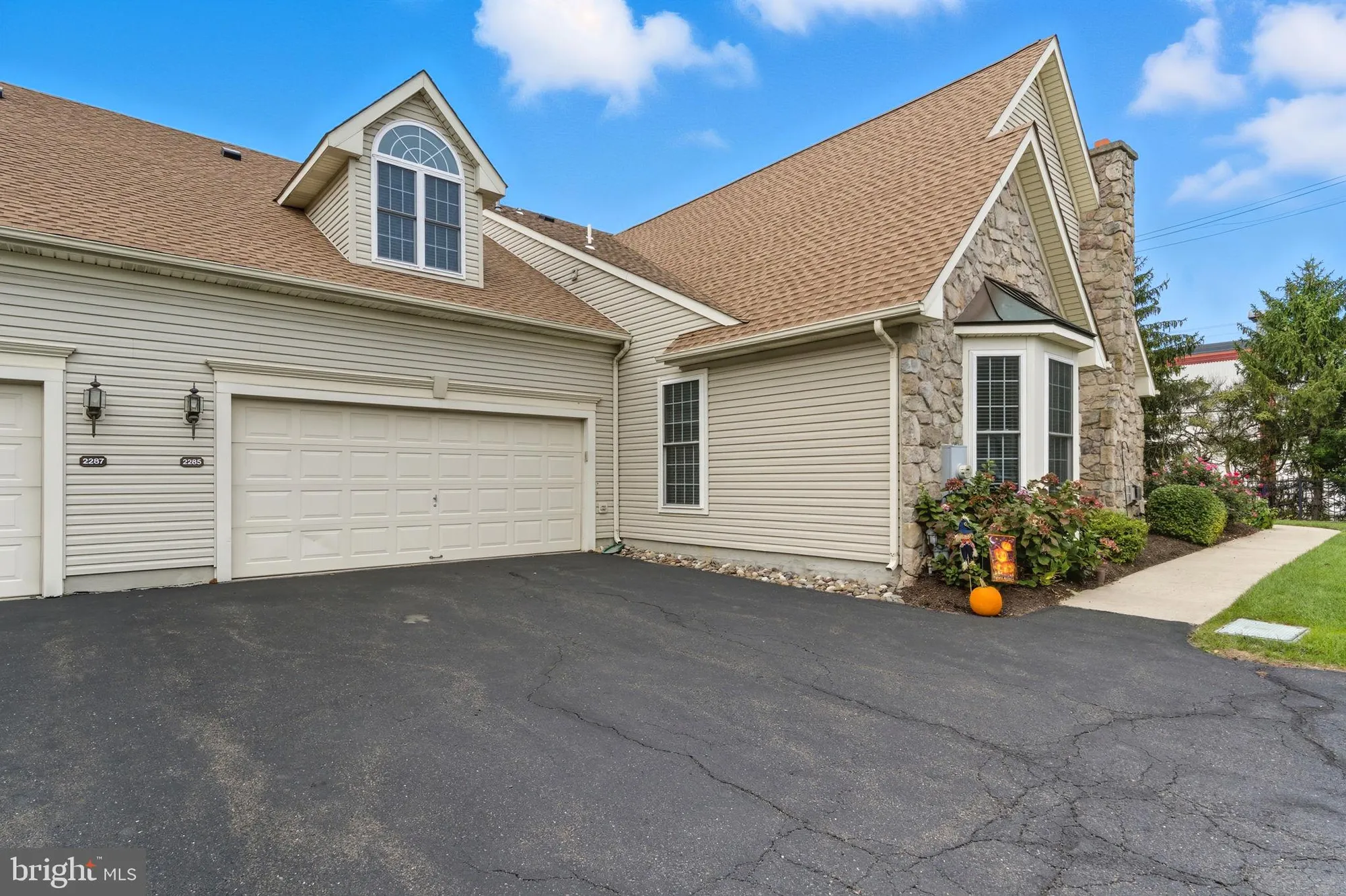 Property Slideshow image 5 of 30 | 2285 seabird dr 14, Bristol, PA, 19007