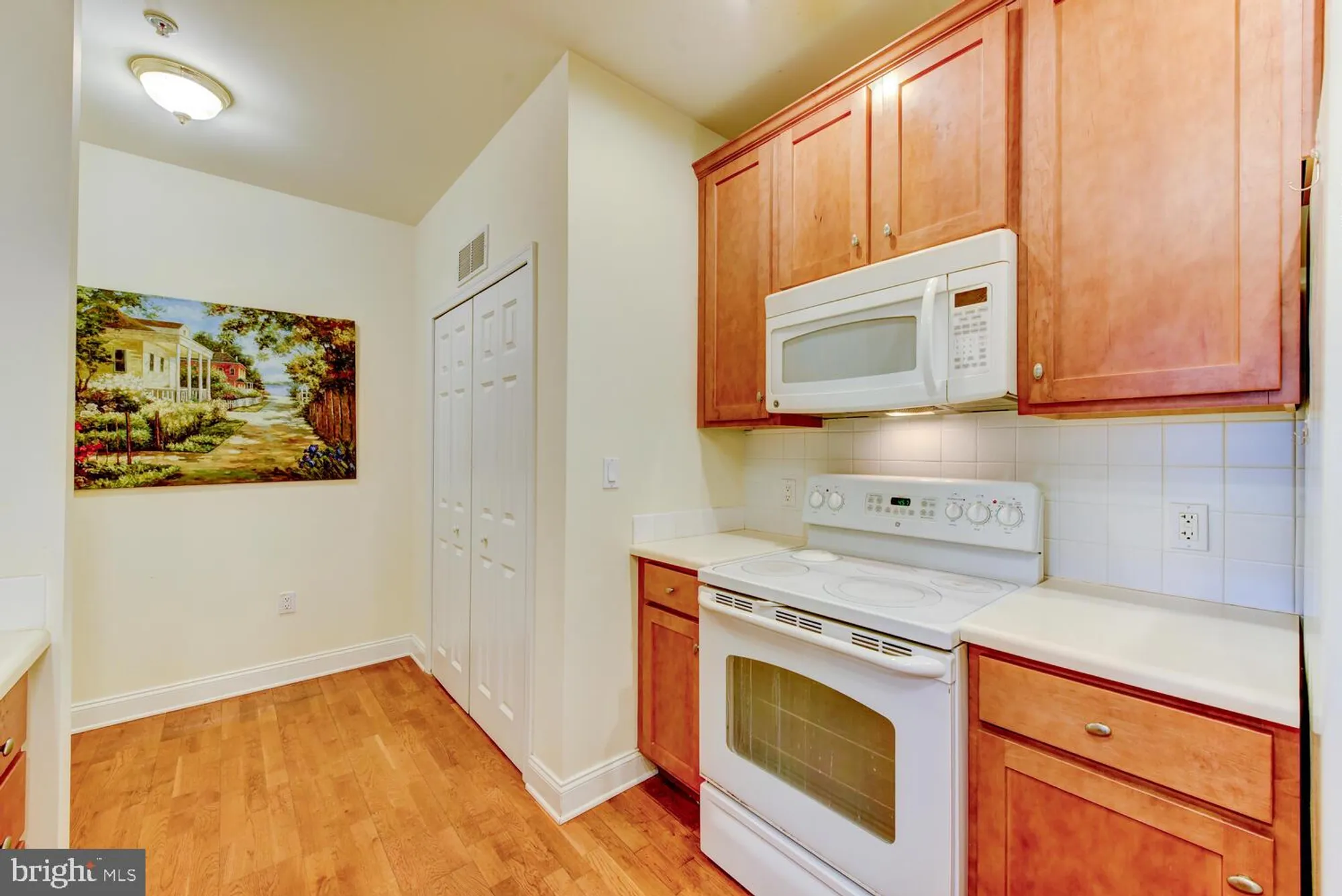 Property Slideshow image 19 of 41 | 100 middlesex blvd 211, Plainsboro, NJ, 08536
